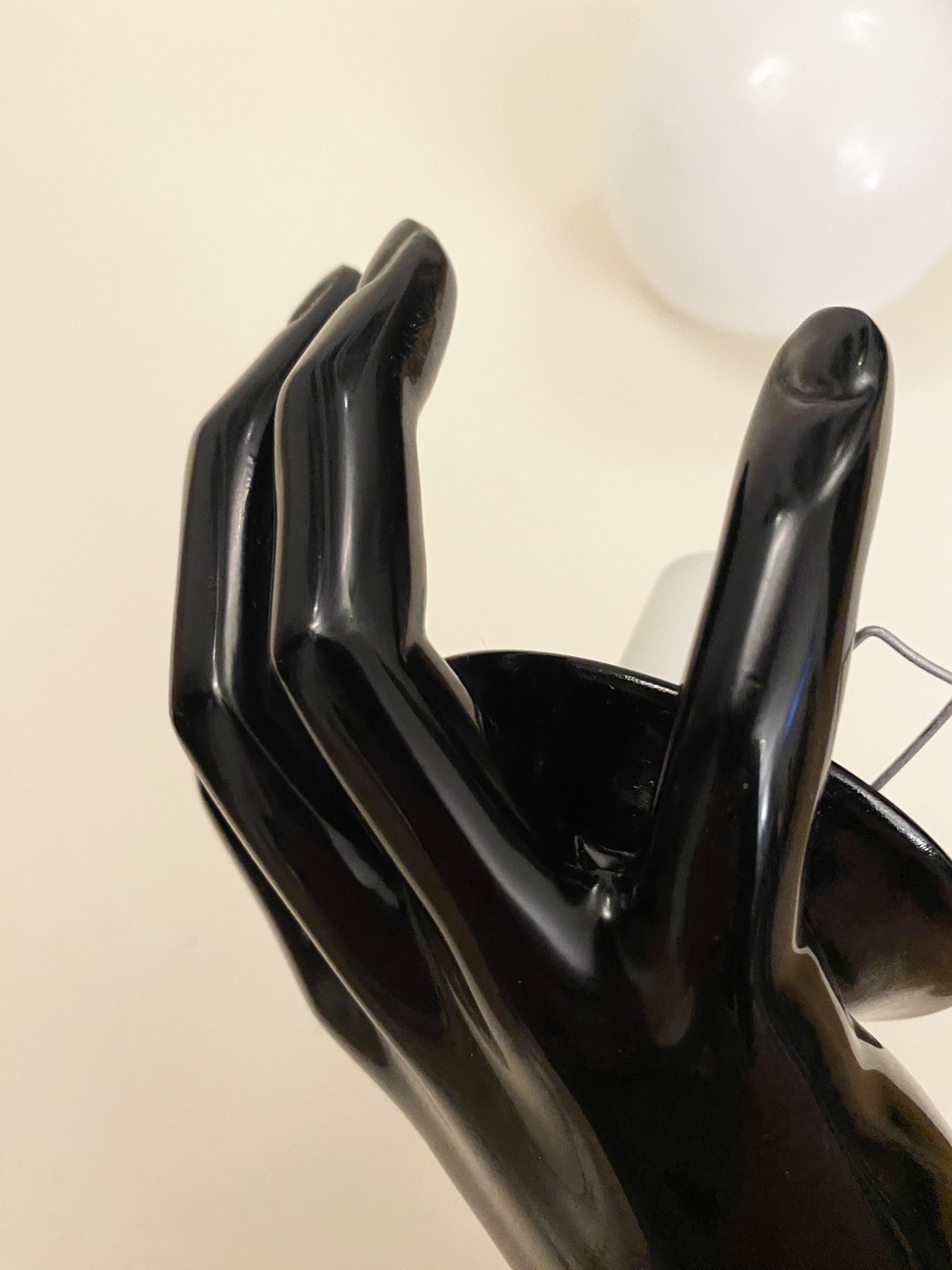 Lámpara modernista lacada a mano en negro al estilo de Arlus, Francia Años 70 en venta 3