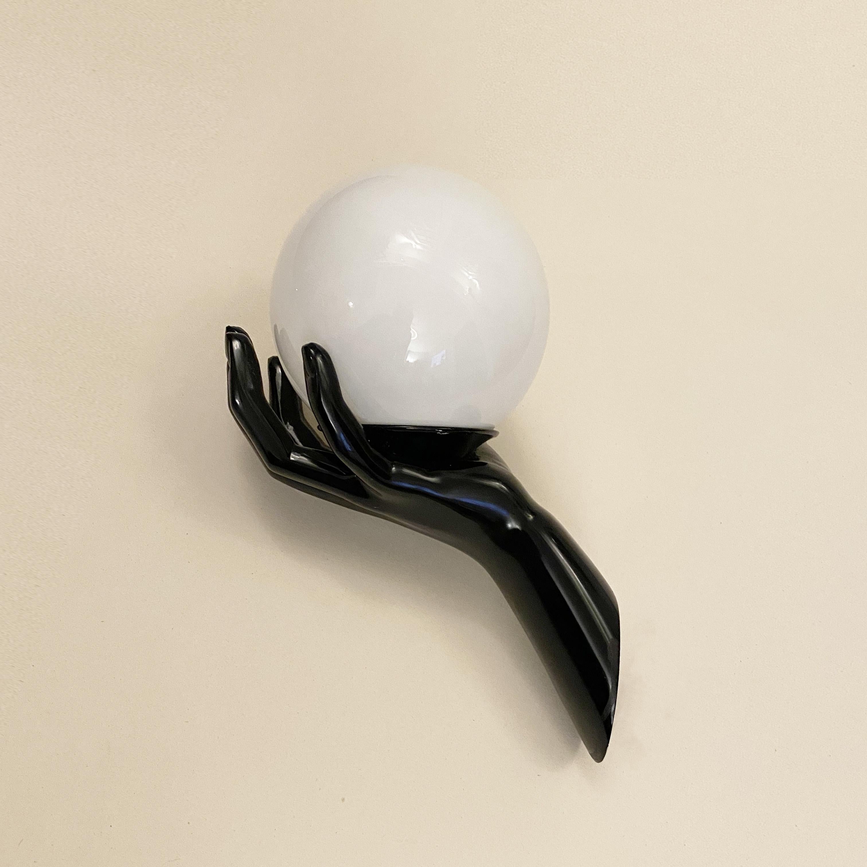 Lámpara modernista lacada a mano en negro al estilo de Arlus, Francia Años 70 en venta 2