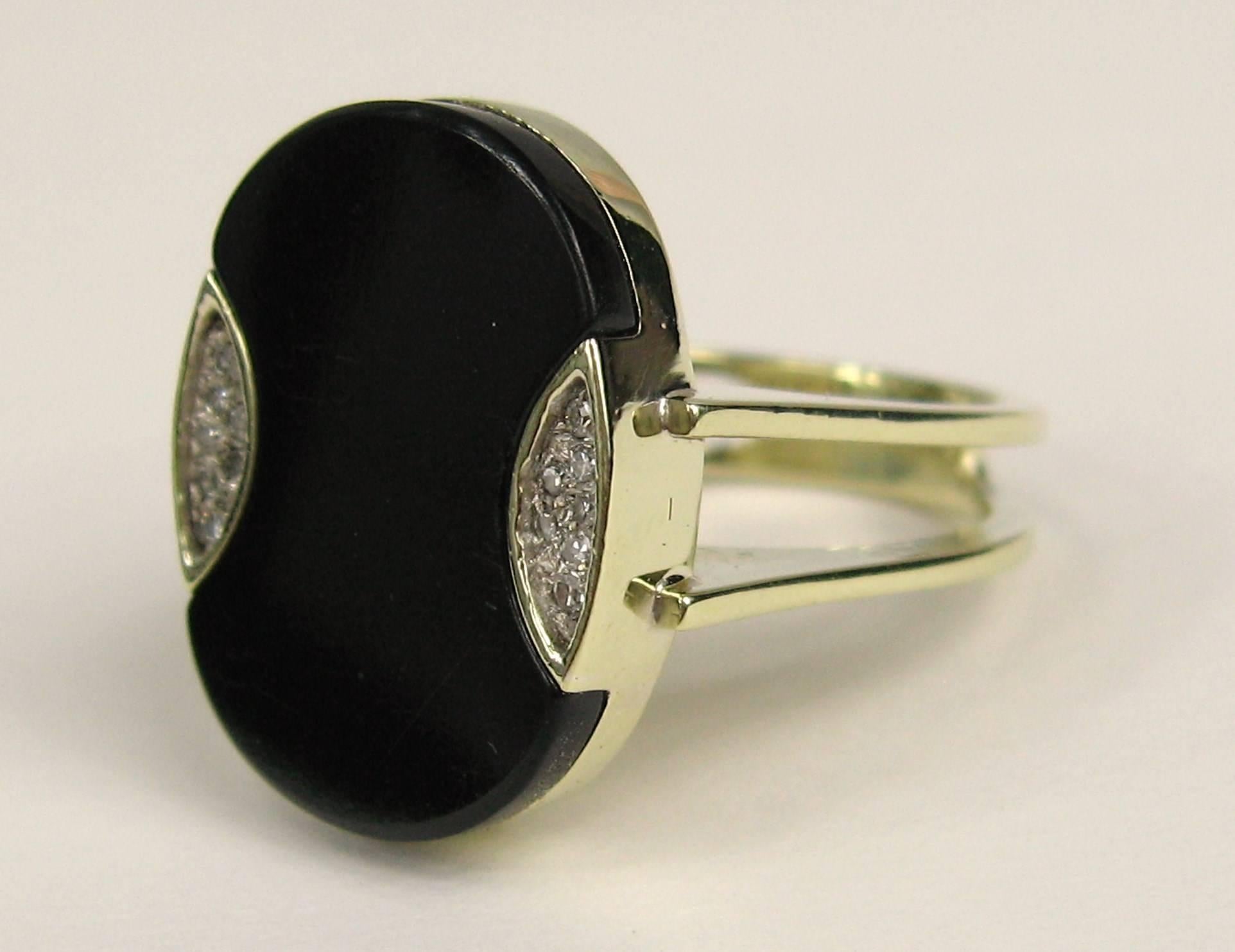Modernistischer schwarzer Onyx-Diamant-Ring 14 Karat im Zustand „Gut“ im Angebot in Wallkill, NY