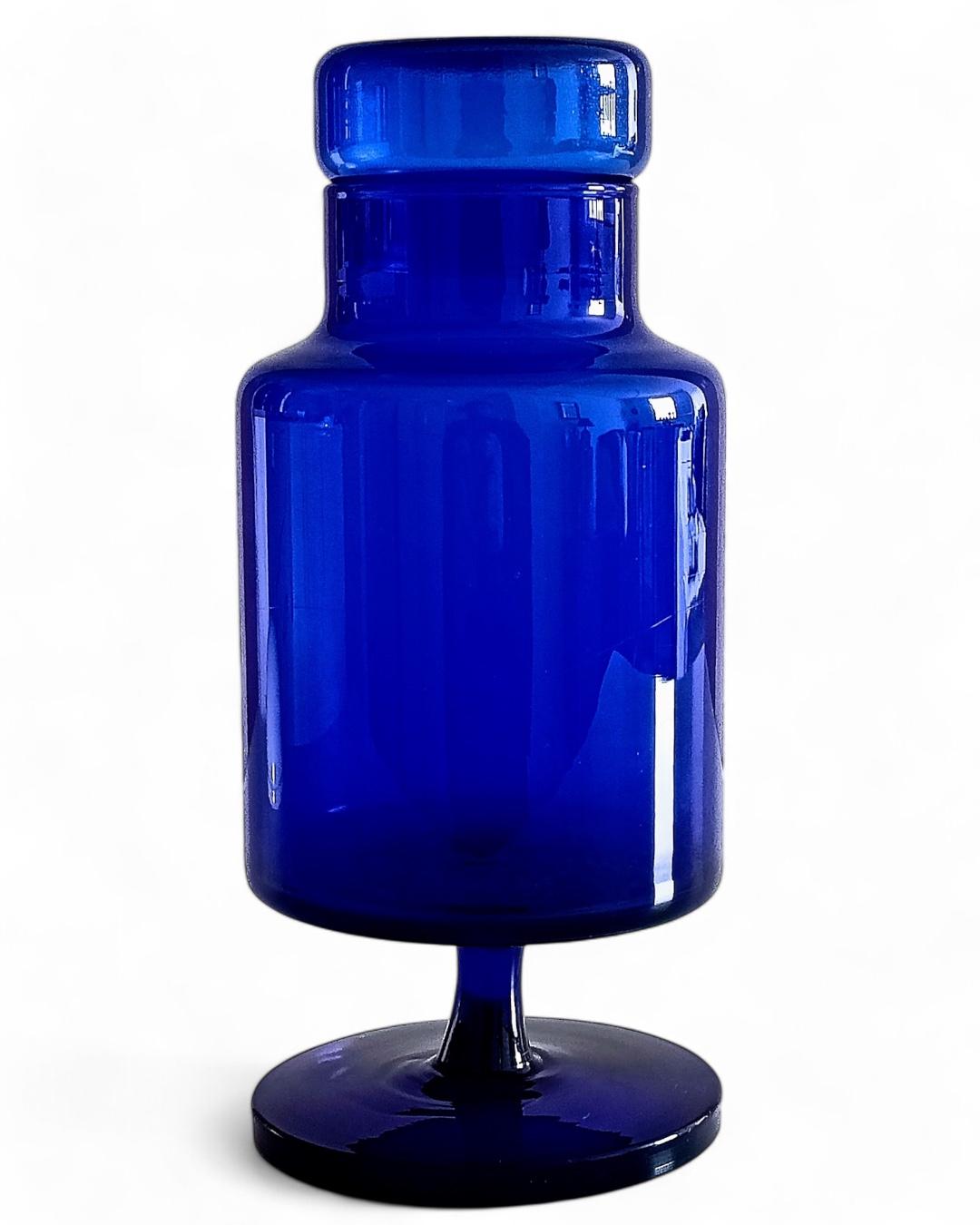 Modernist Blenko by Wayne Husted Cobalt Blue Blown-Glass Urn, USA 1950s 2