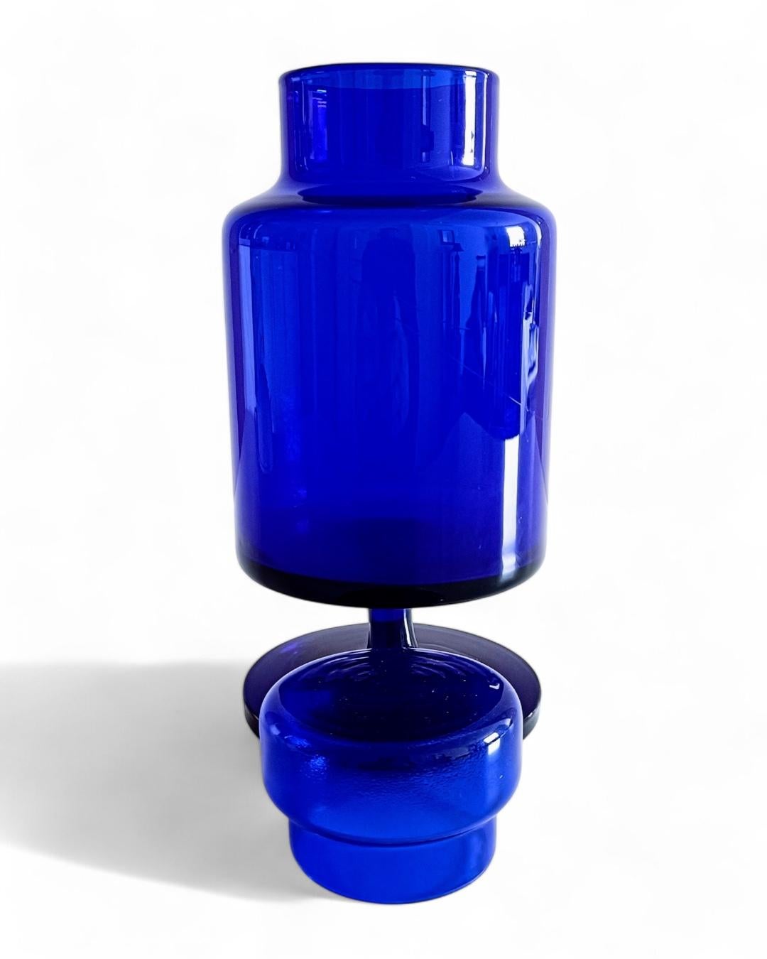 20th Century Modernist Blenko by Wayne Husted Cobalt Blue Blown-Glass Urn, USA 1950s