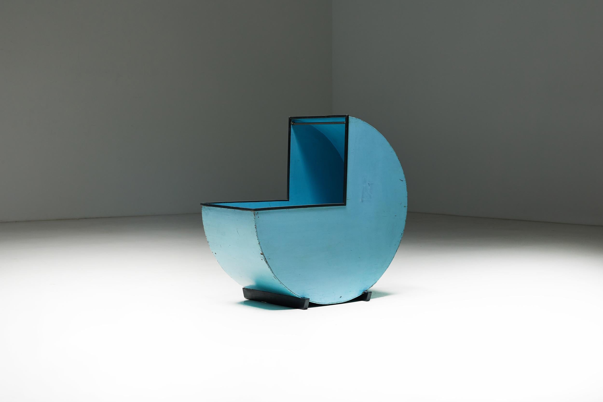 Blaue runde Holzkelle der Moderne der Moderne, Niederlande, 1930er Jahre im Angebot 8