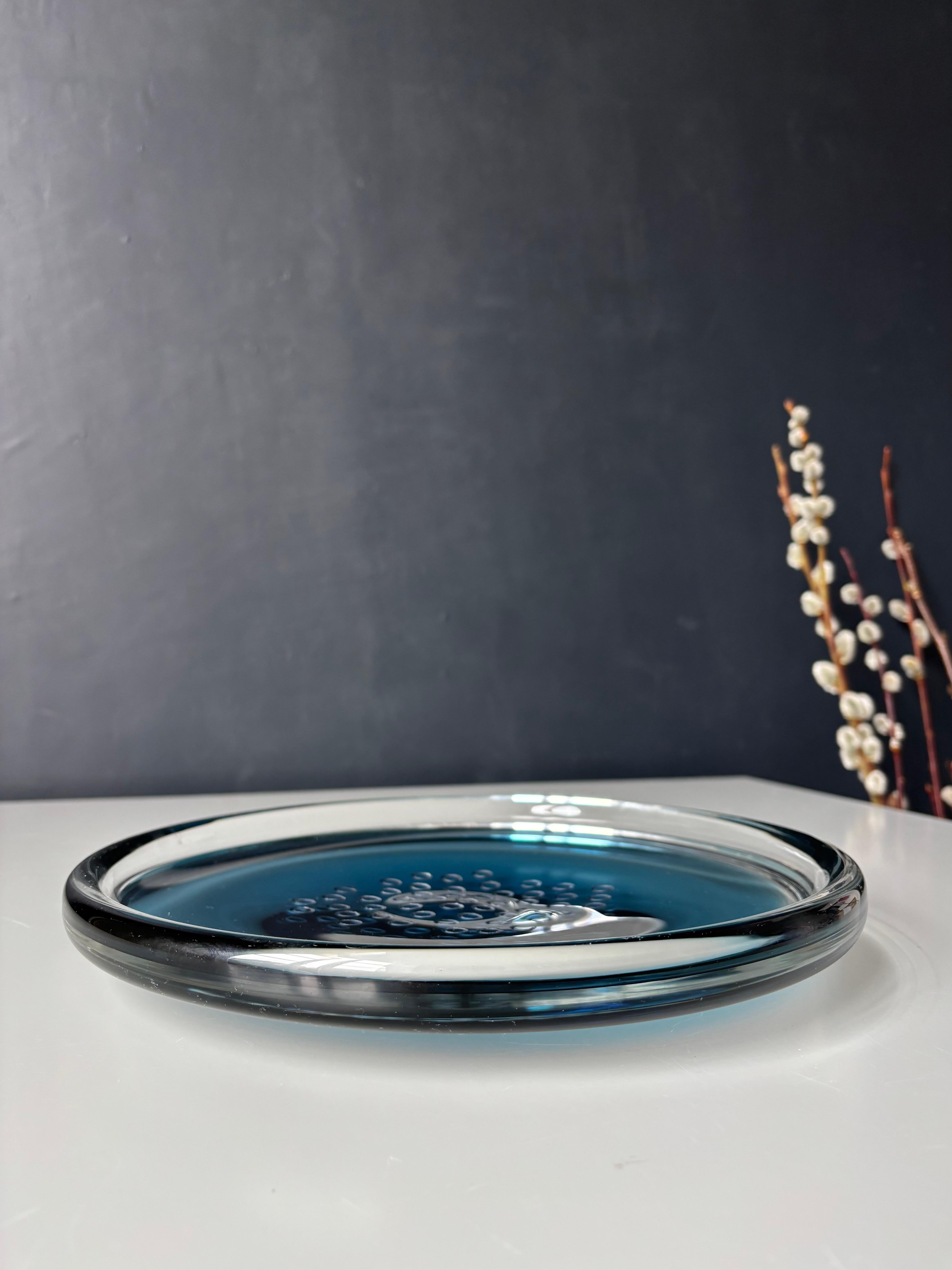 Plato Vide-Poche de cristal azul modernista de los años 60 Vidrio en venta