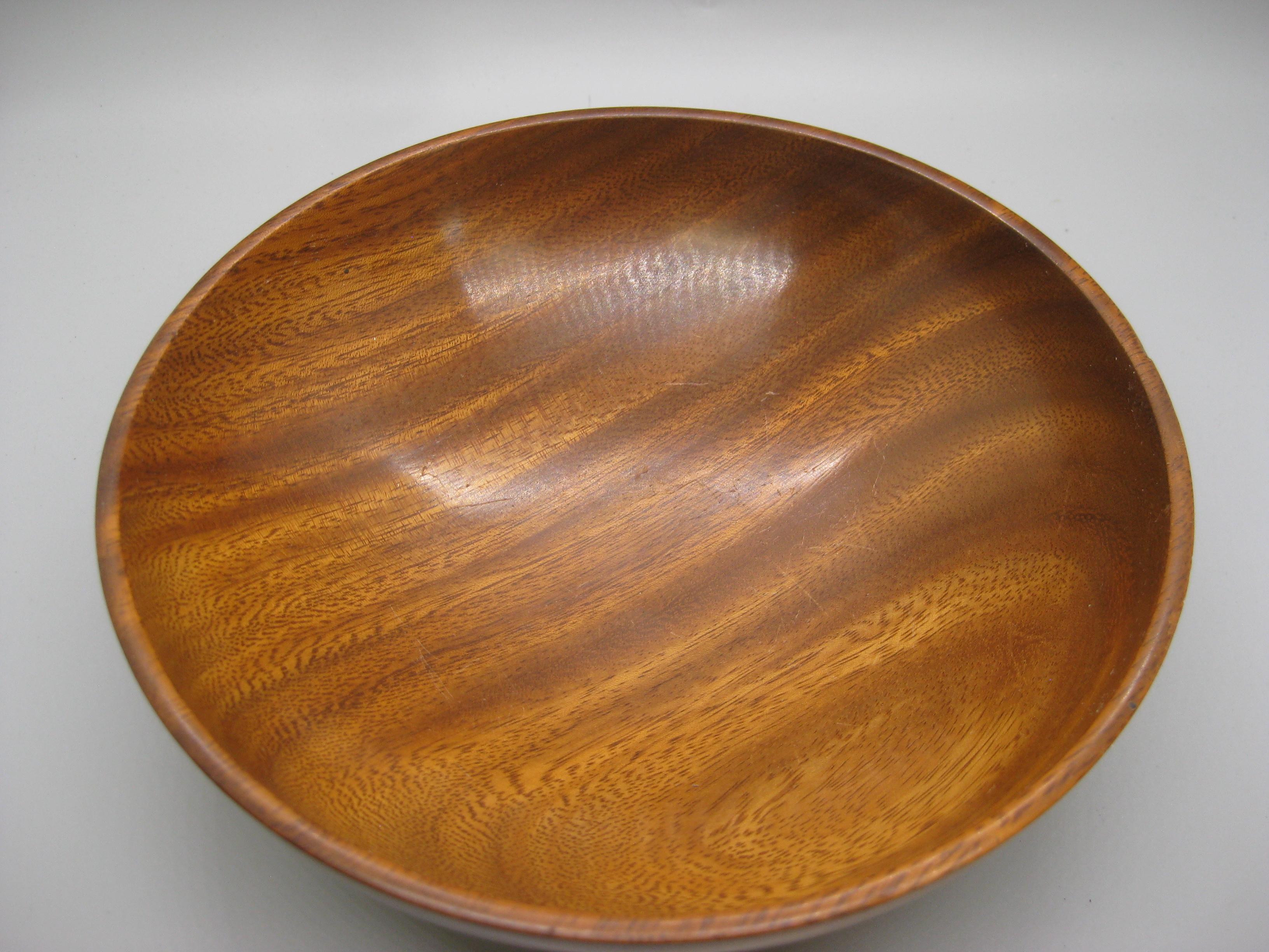 Bois Bol art moderniste Bob Stocksdale Jenisero en bois de Californie tourné en vente