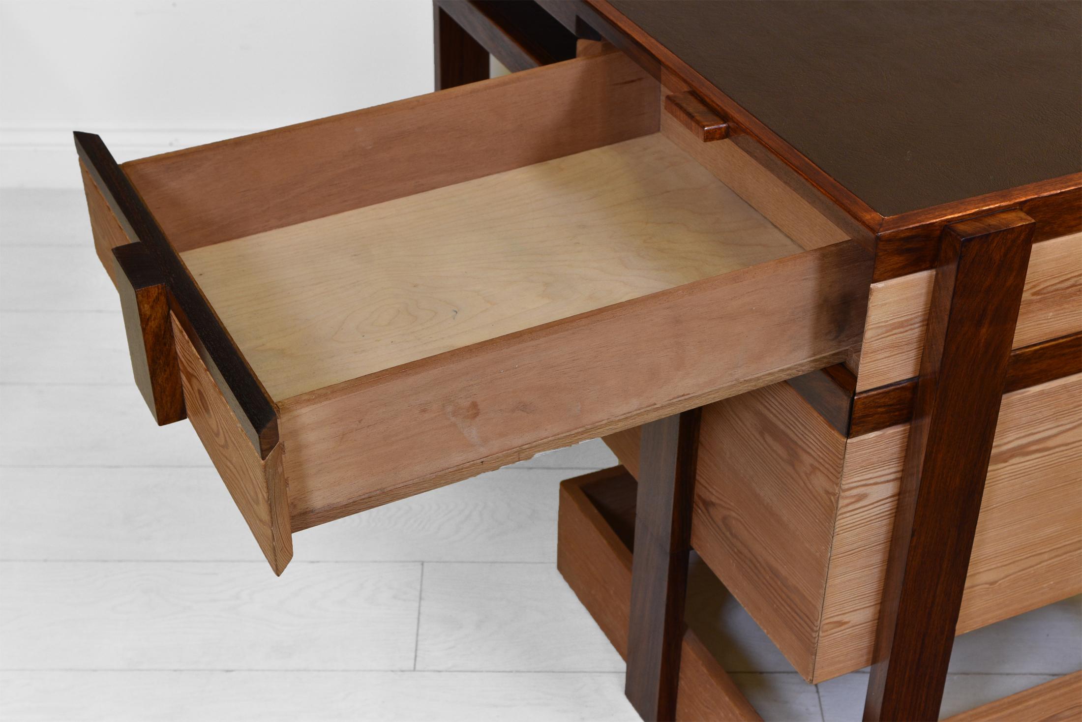 Modernistischer Bombay-Schreibtisch aus Rosenholz und Kiefernholz + Stuhl von George Sneed, ca. 1970er Jahre im Angebot 8
