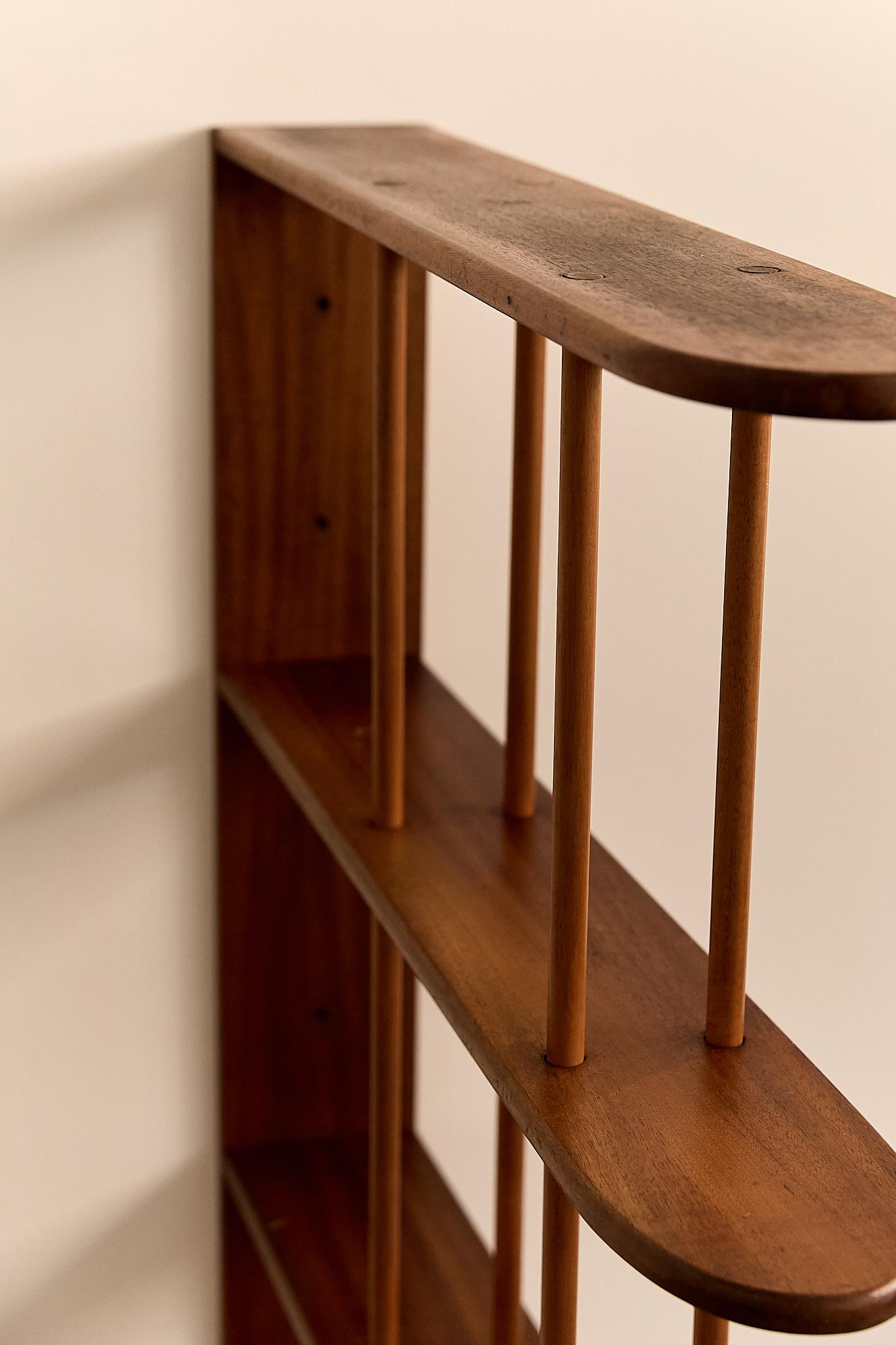 Modernist Bookcase Madera en venta