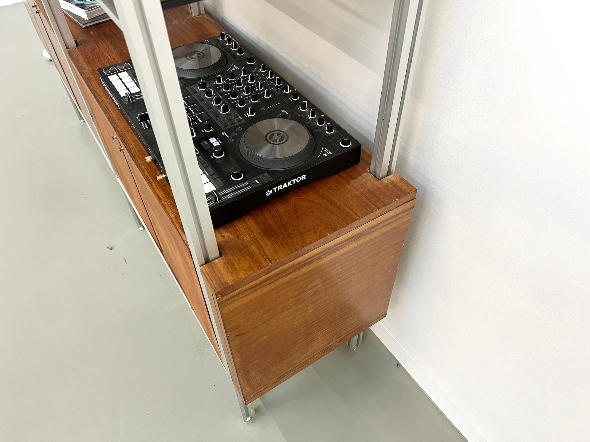 Modernist bookcase sideboard from the 80s For Sale 8