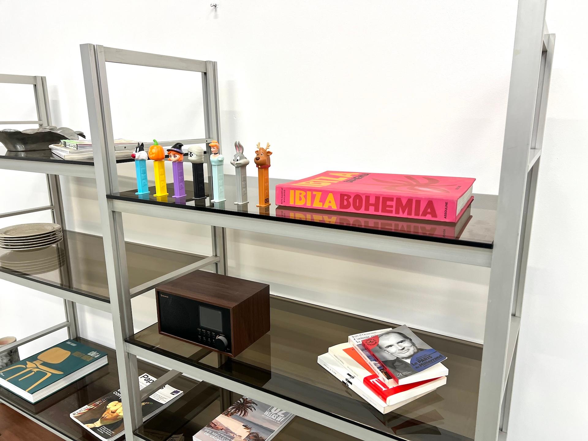 Modernist bookcase sideboard from the 80s For Sale 11