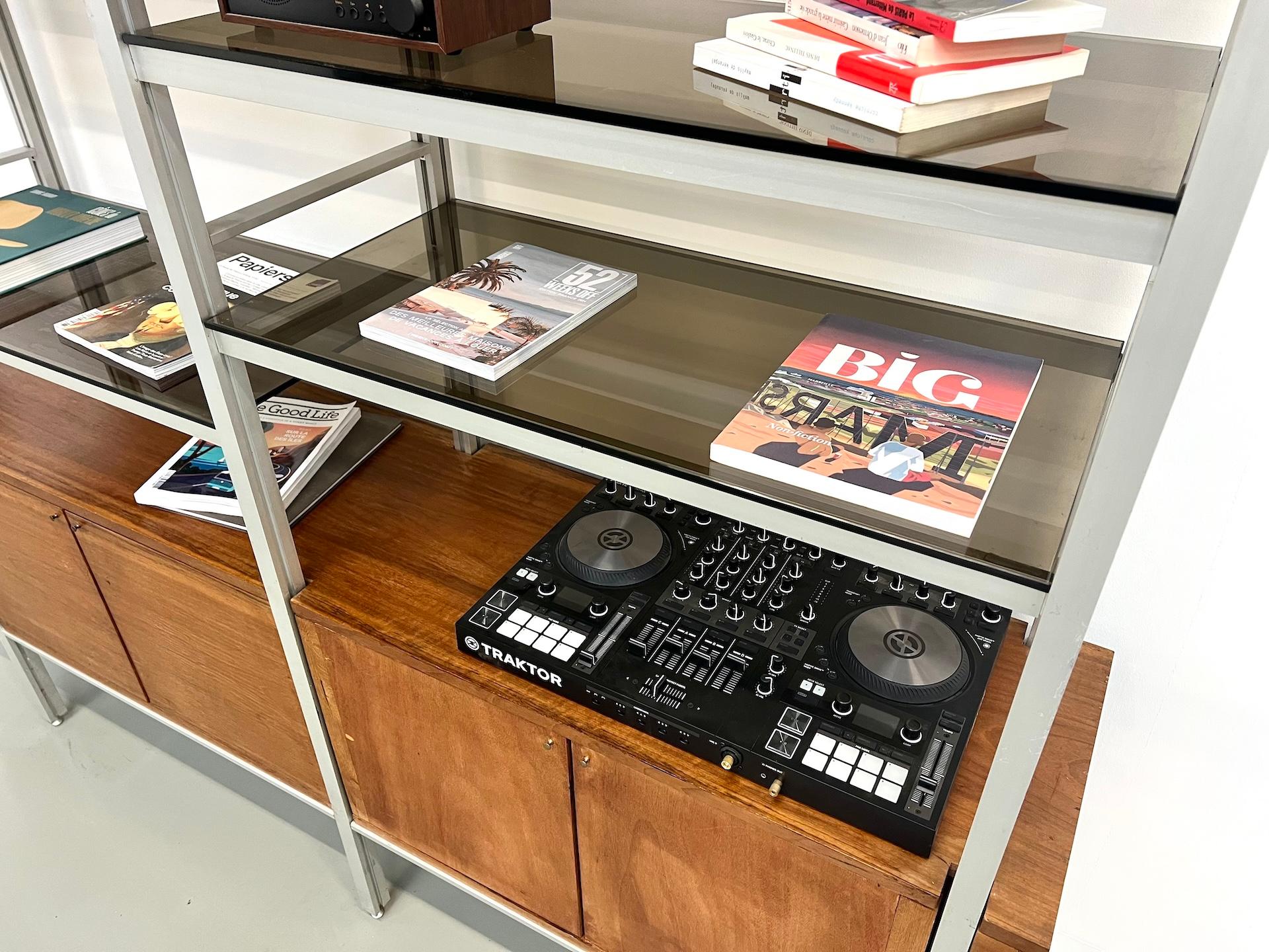 Modernist bookcase sideboard from the 80s For Sale 13