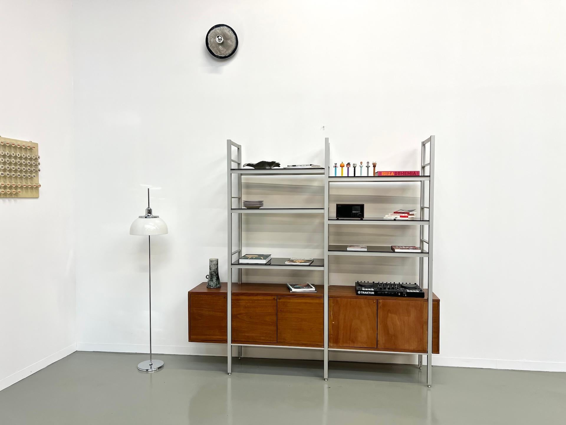 Modernist bookcase sideboard from the 80s For Sale 1