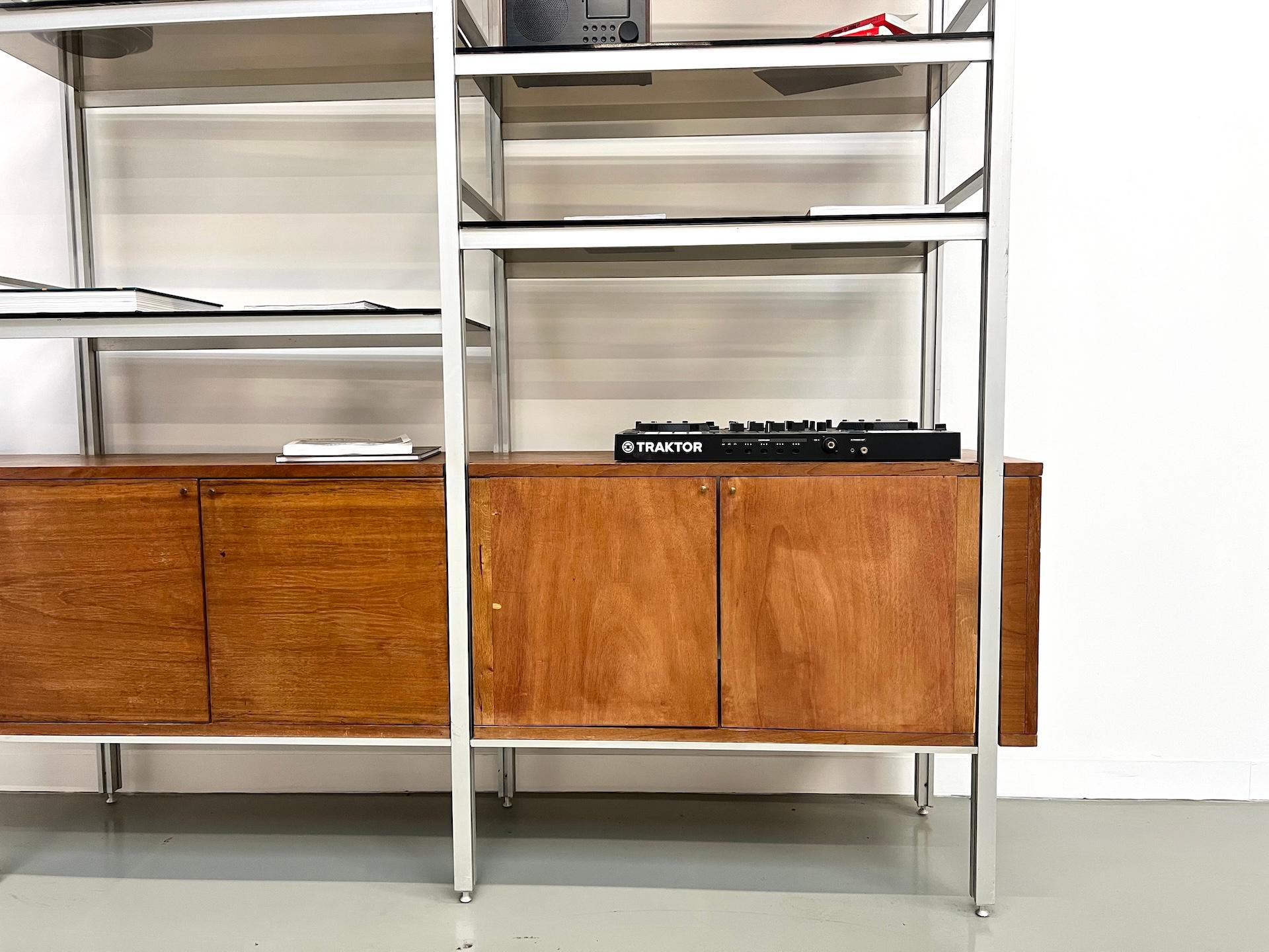 Modernist bookcase sideboard from the 80s For Sale 2