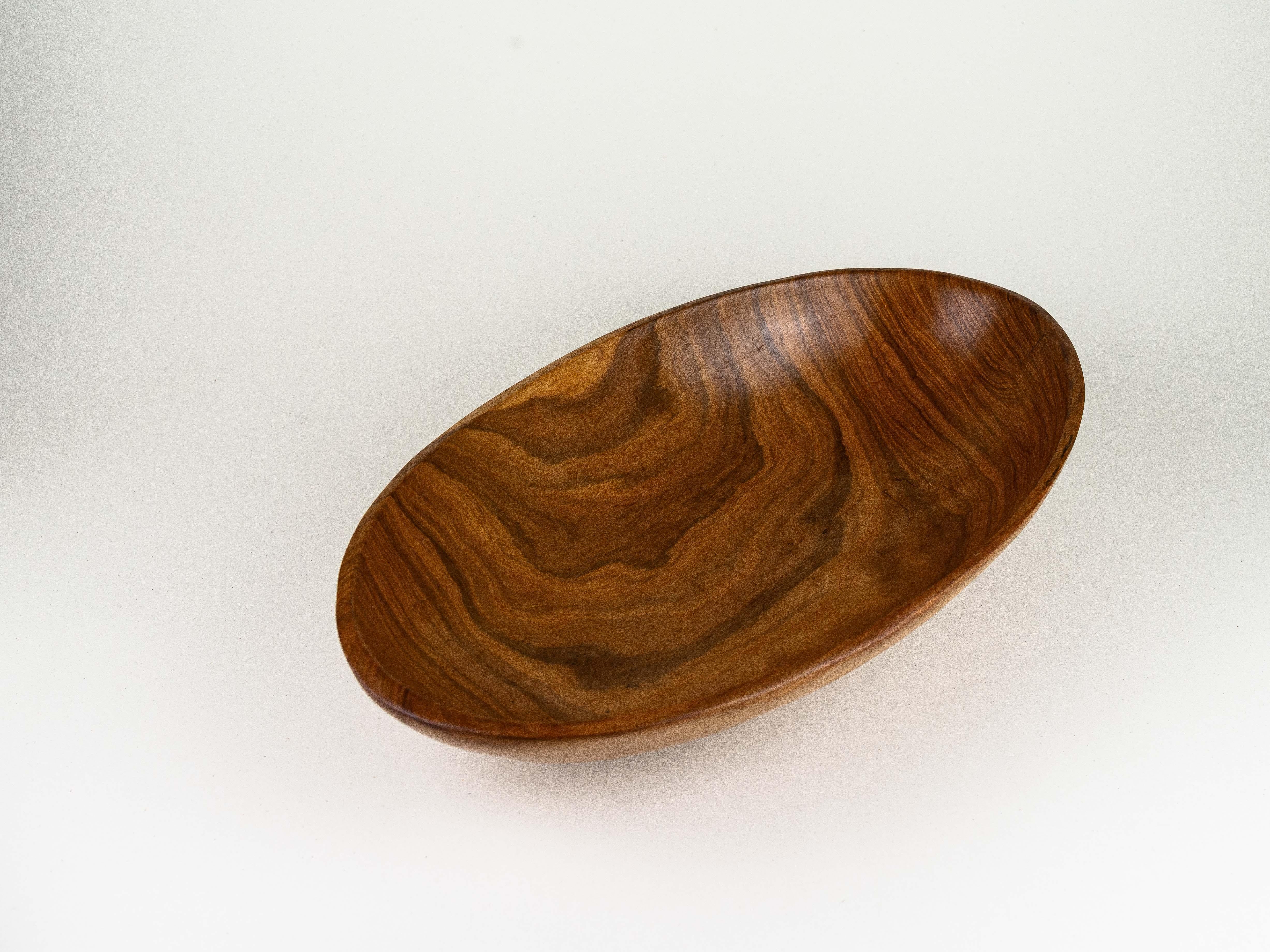 Cuenco modernista en madera de olivo, Francia Años 60 en venta 2