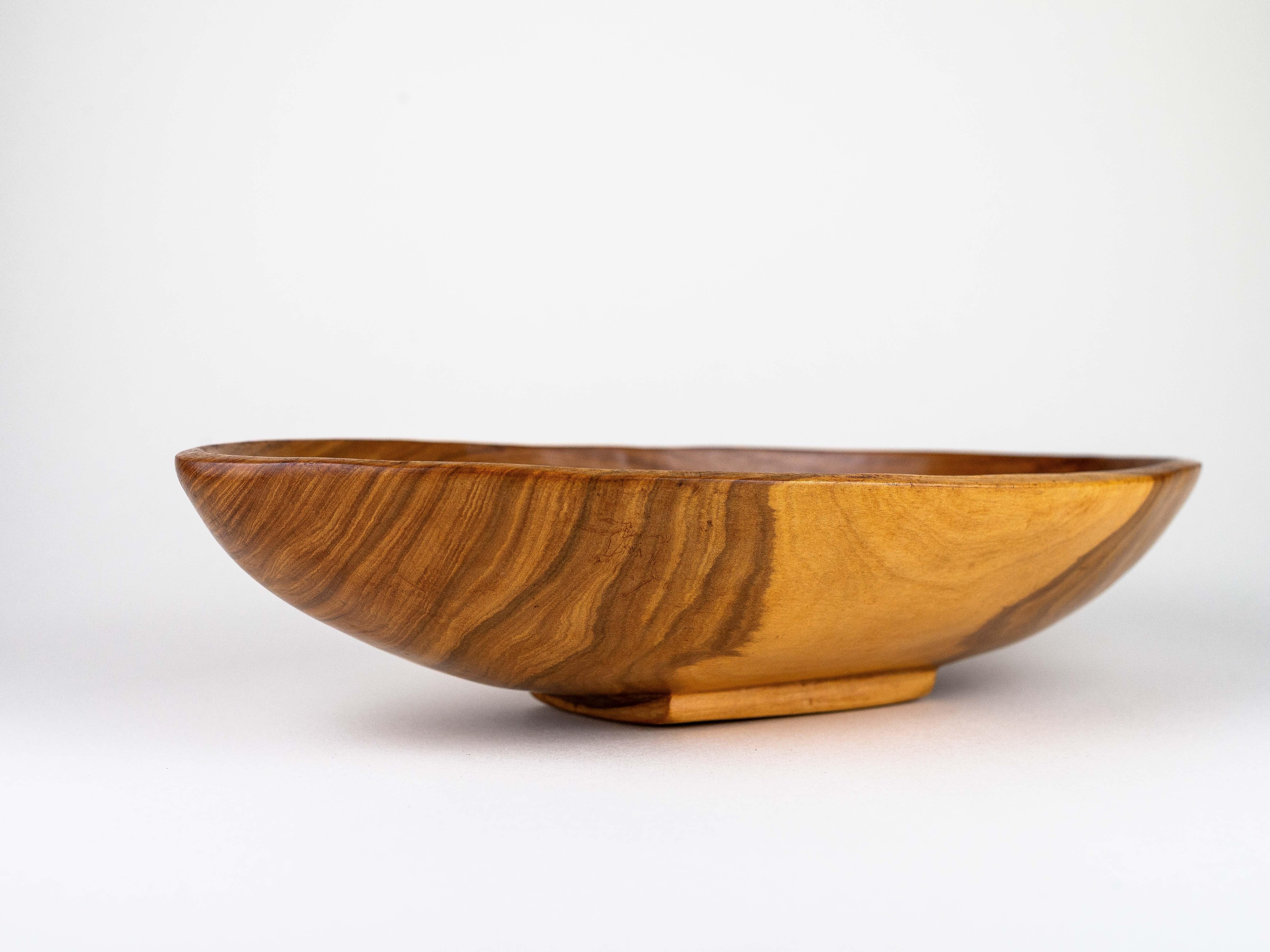 Cuenco modernista en madera de olivo, Francia Años 60 Moderno de mediados de siglo en venta