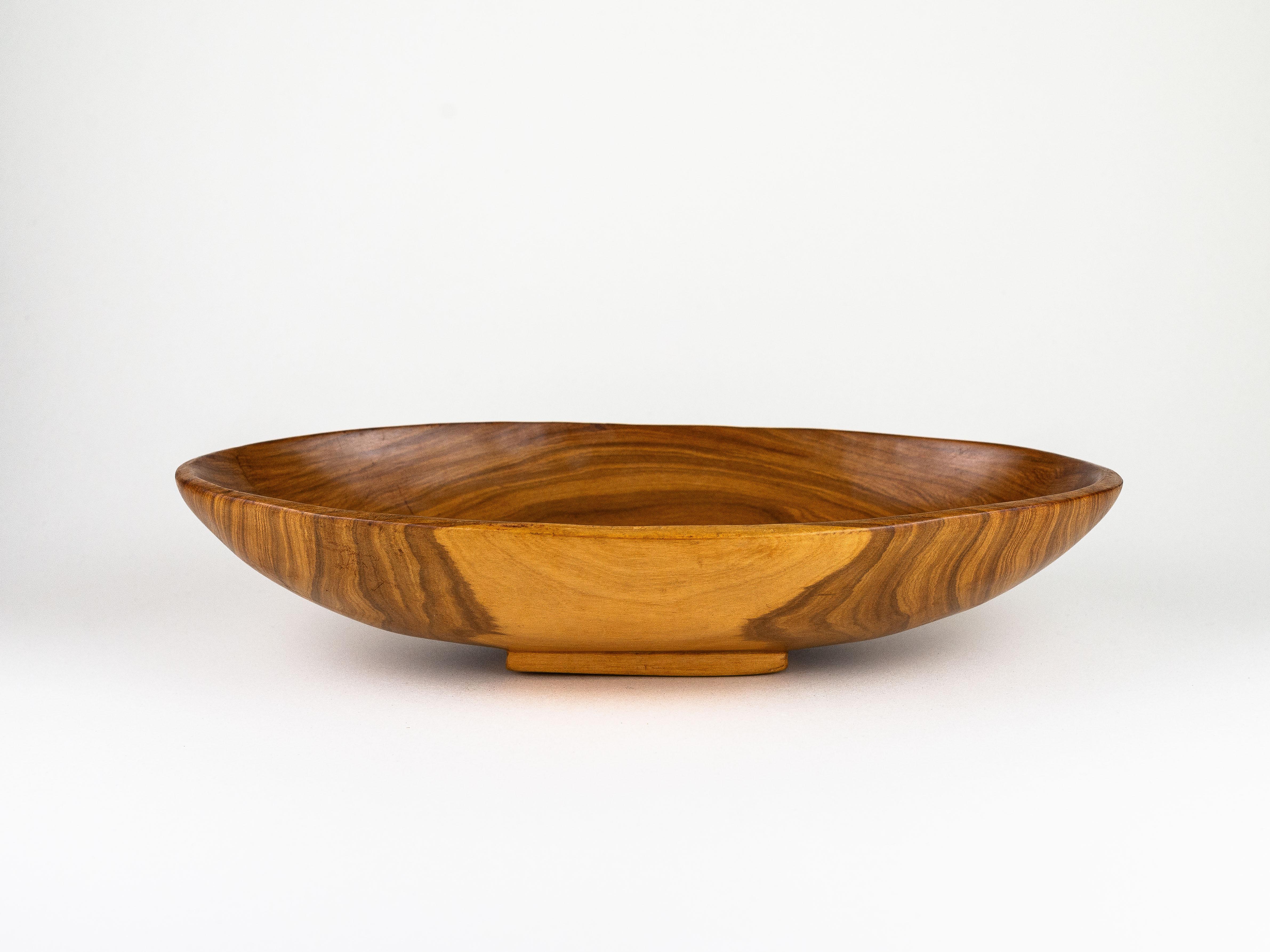 Cuenco modernista en madera de olivo, Francia Años 60 Tallado en venta