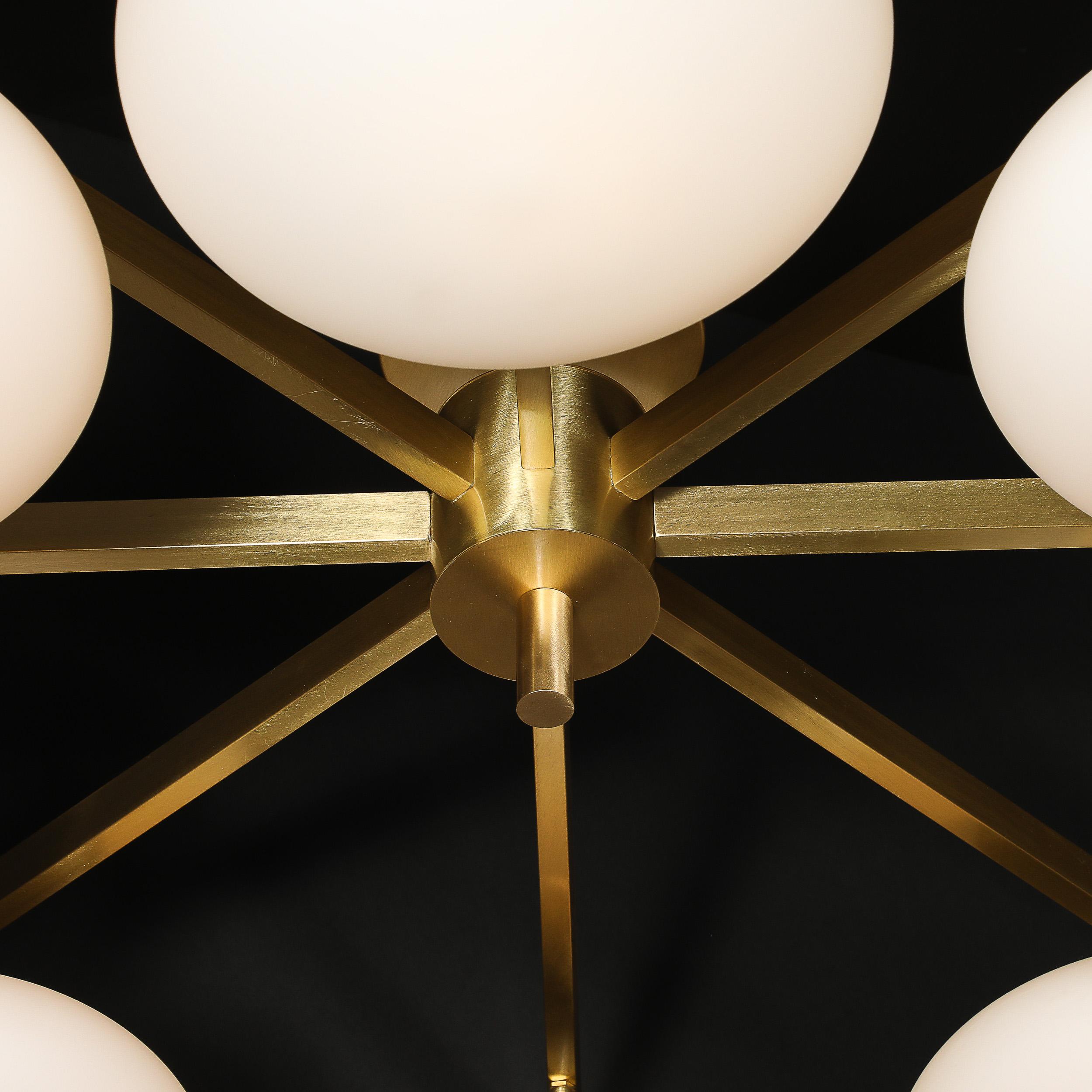 Lustre moderniste à 8 bras en laiton et verre dépoli, à la manière d'Arredoluce en vente 3