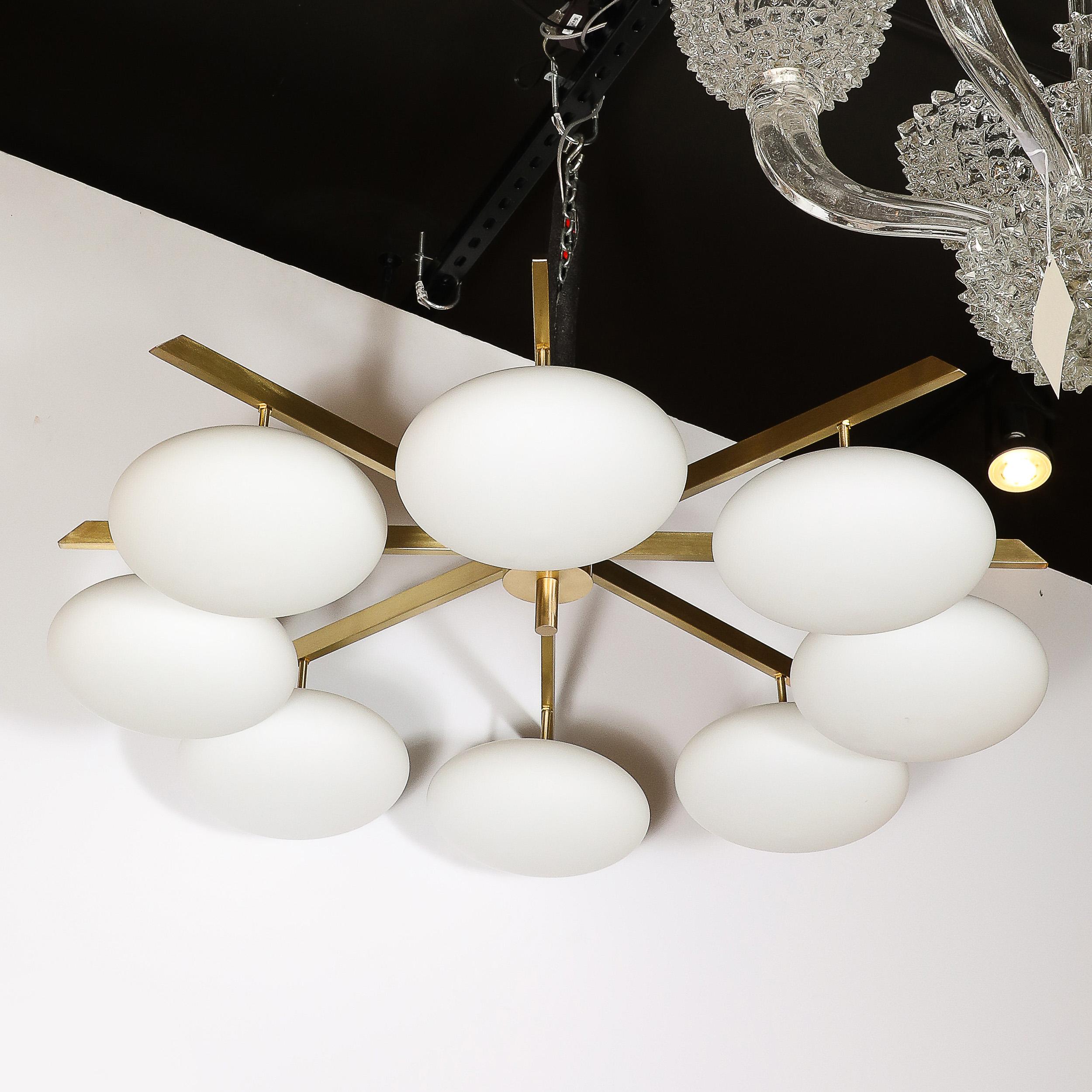 Lustre moderniste à 8 bras en laiton et verre dépoli, à la manière d'Arredoluce en vente 7