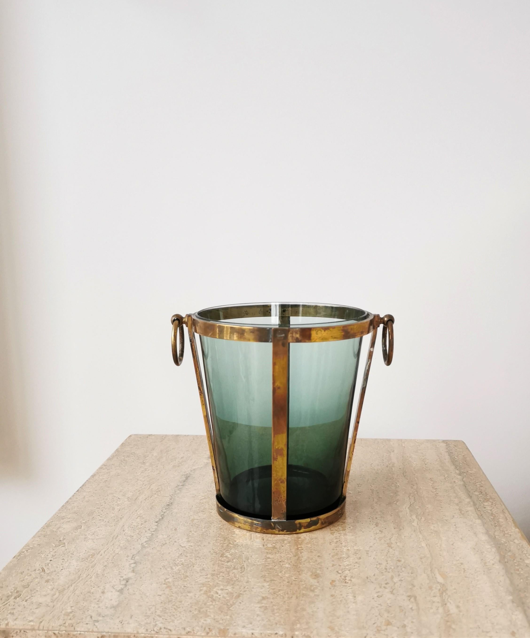 Patinated brass
Blue green glass container
will ship from Paris
Price does not include shipping nor possible customs related charges
can be returned to either Paris or NYC location.
