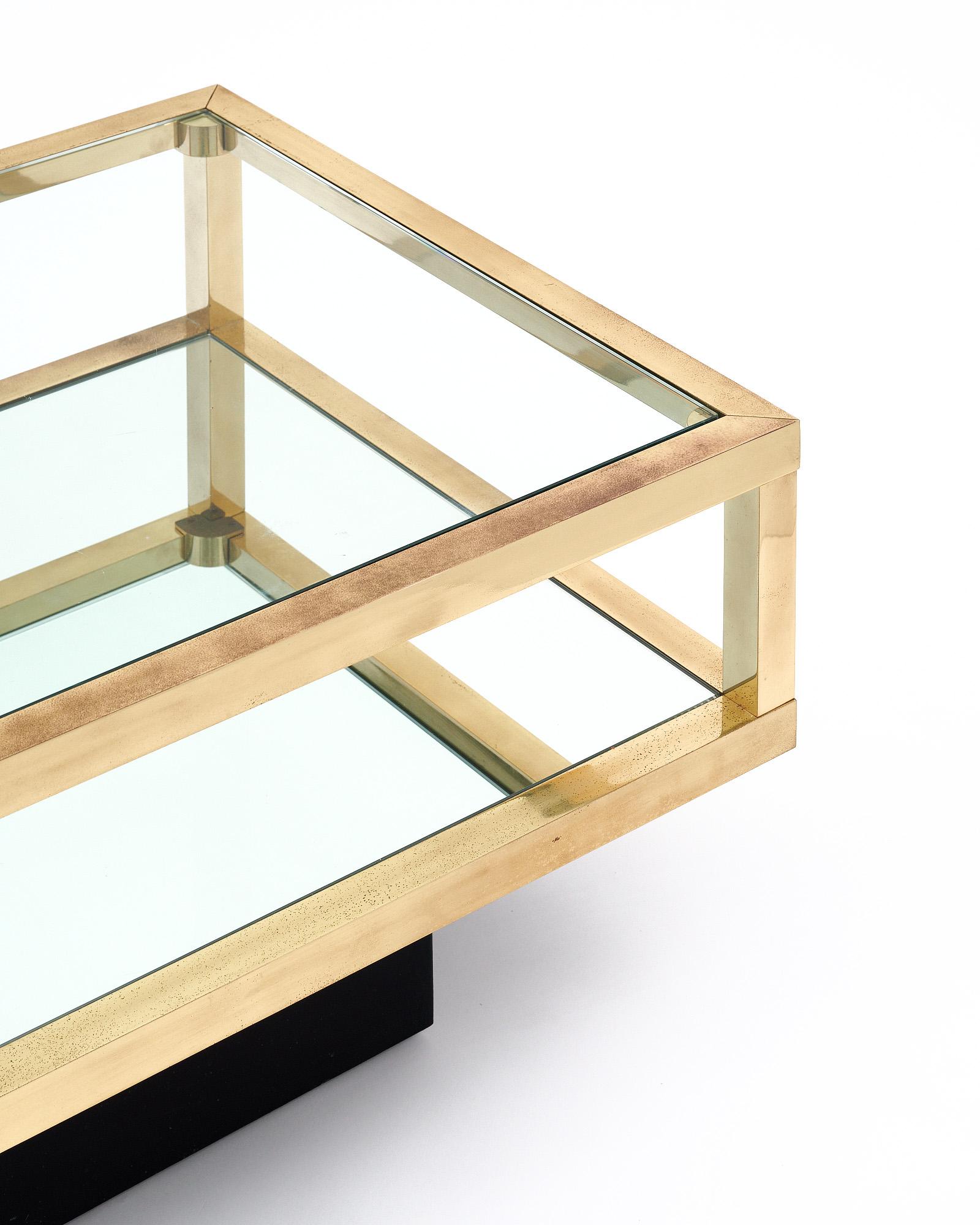 Modernistische Beistelltische aus Messing und Glas im Zustand „Gut“ im Angebot in Austin, TX