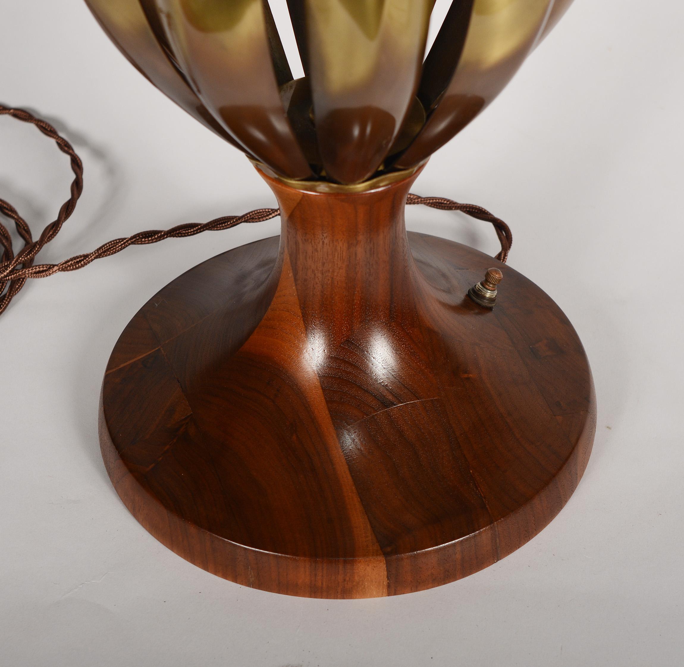 Modernist Brass and Walnut Table Lamp by Rembrandt In Good Condition For Sale In San Mateo, CA