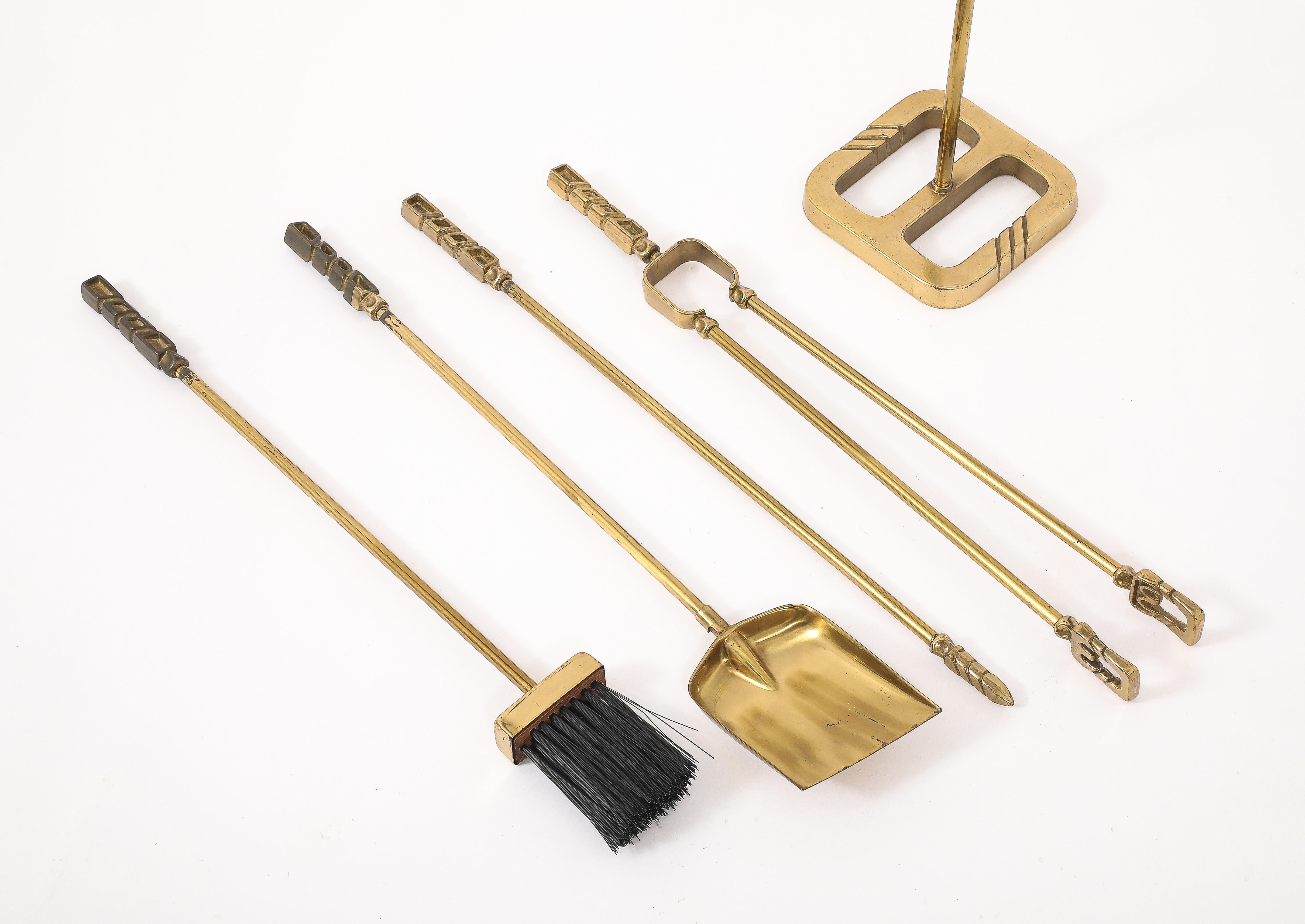 Modernist Brass Andirons, Screen & Toolset, Italy 1960's For Sale 4