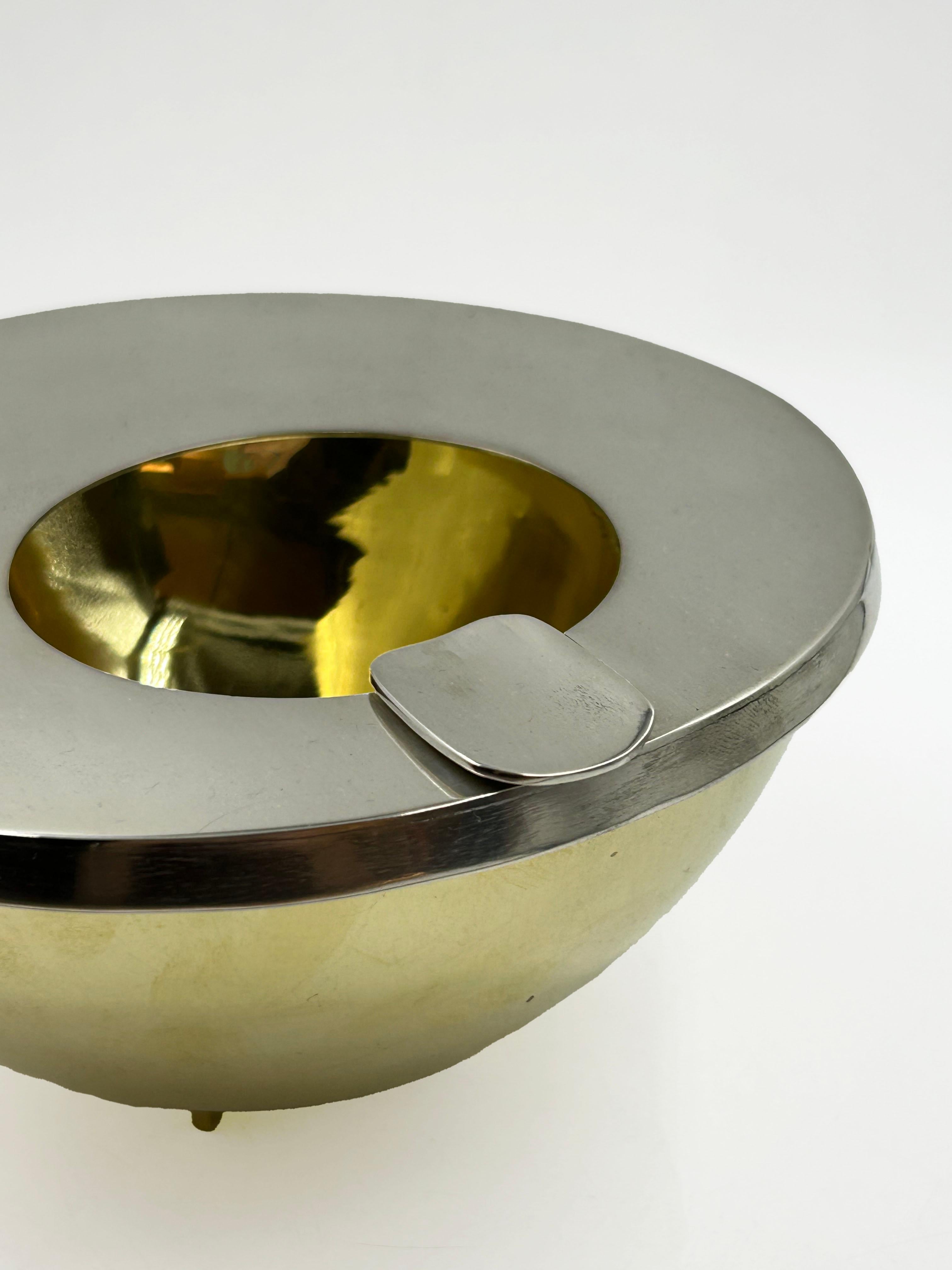 Modernist brass ashtray in two colors from Bauhaus (Art déco) im Angebot
