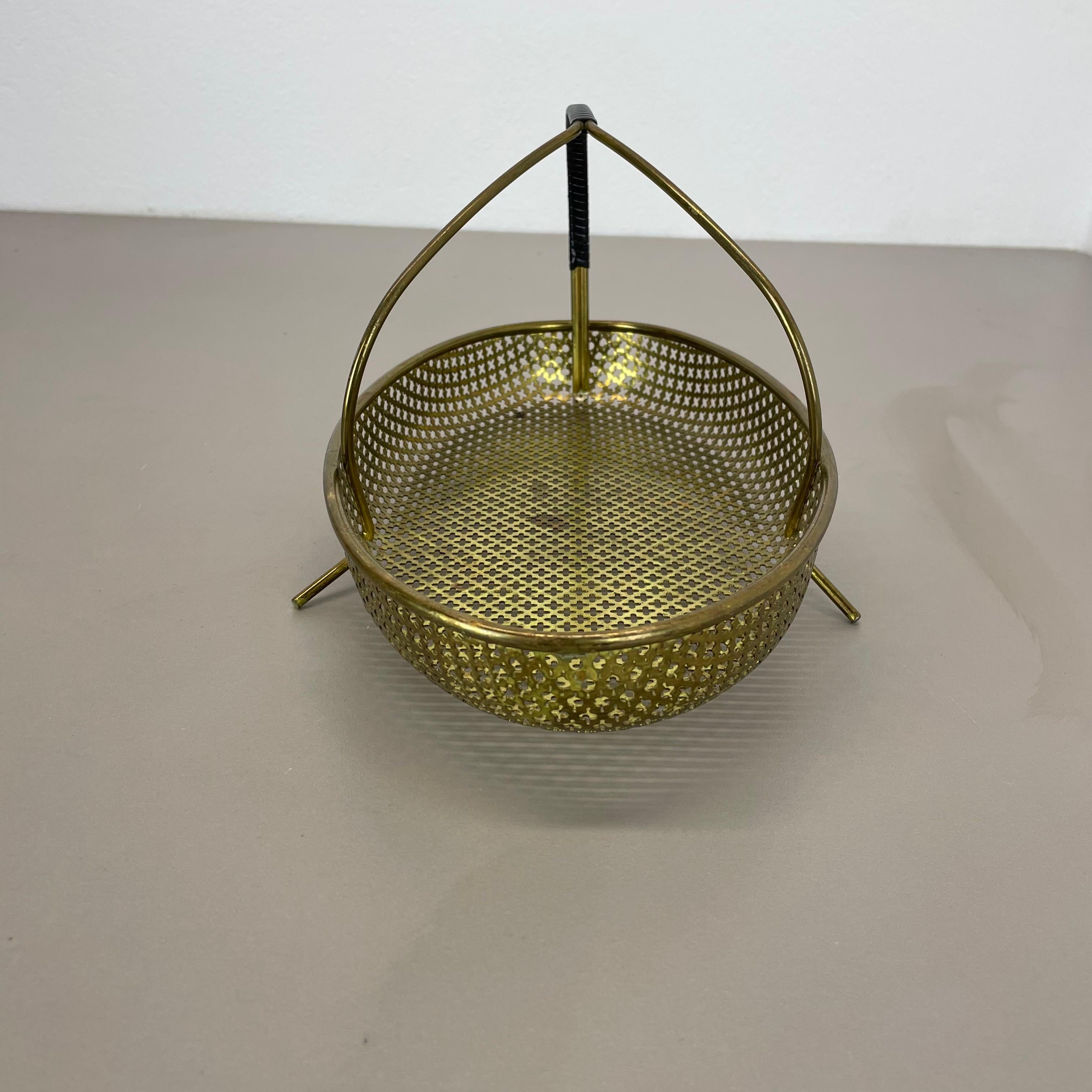 Ciotola modernista in ottone 