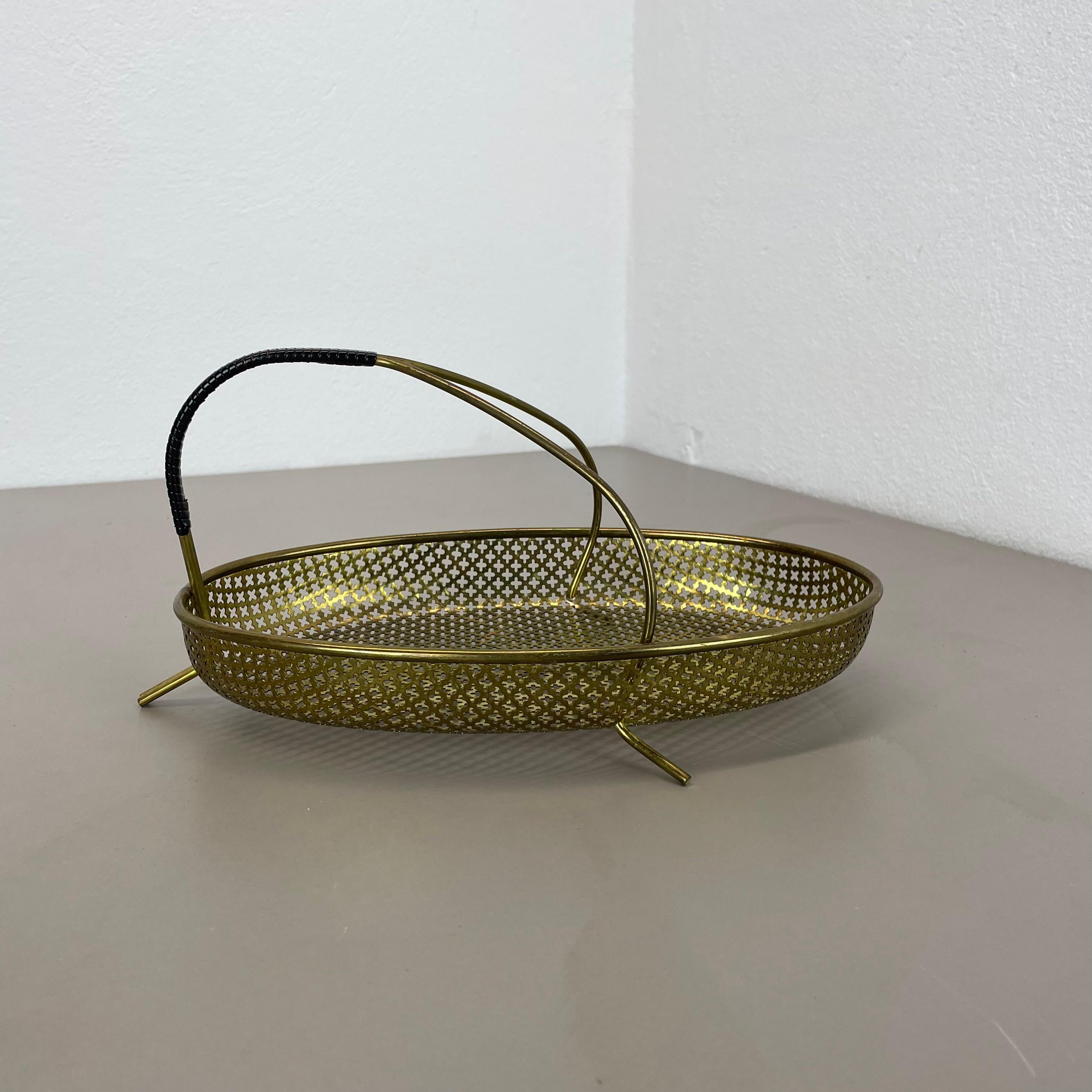 Francese Ciotola modernista in ottone 