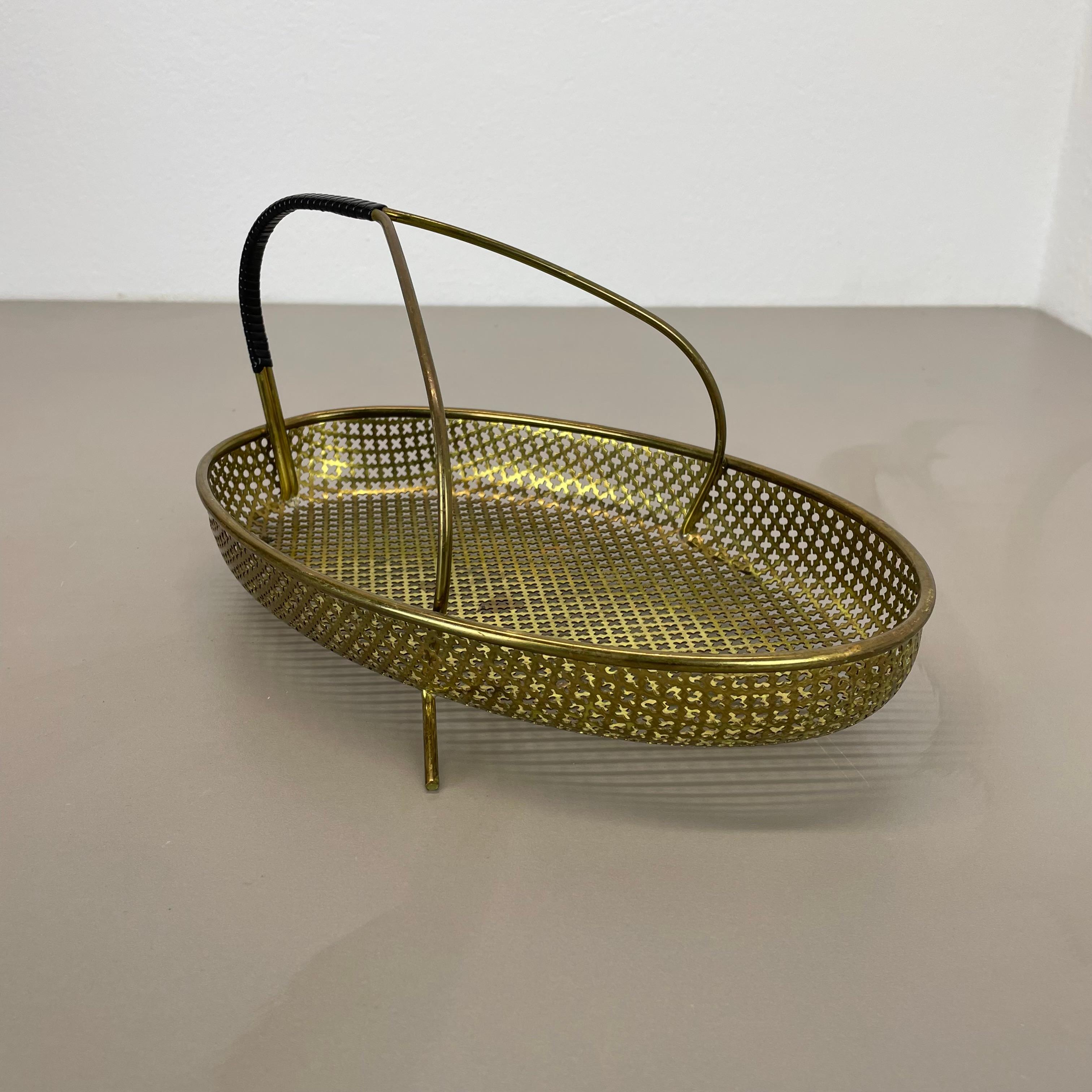 Ciotola modernista in ottone 