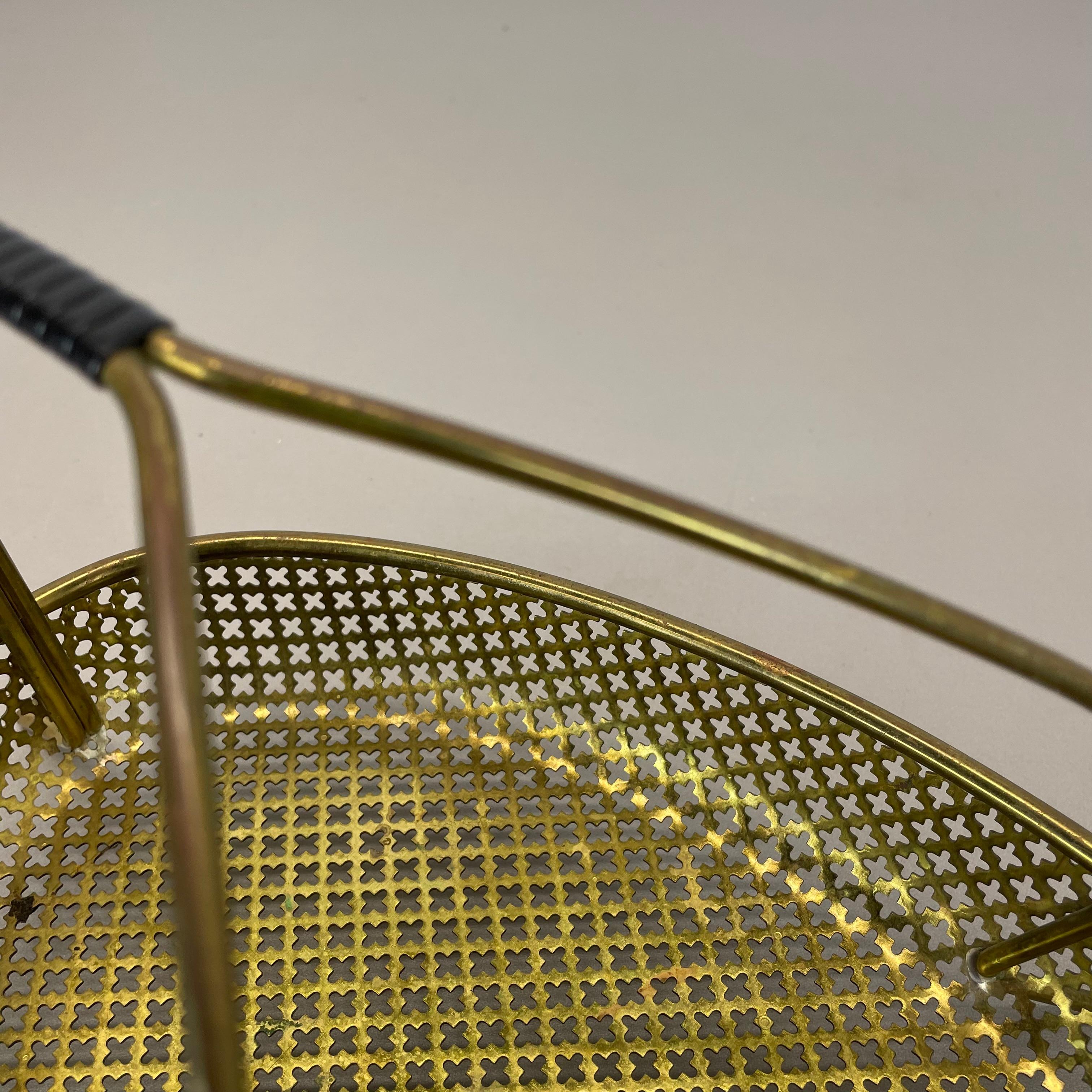 Ciotola modernista in ottone 