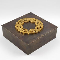 Scatola modernista in ottone con decorazioni dorate, Francia, anni '40