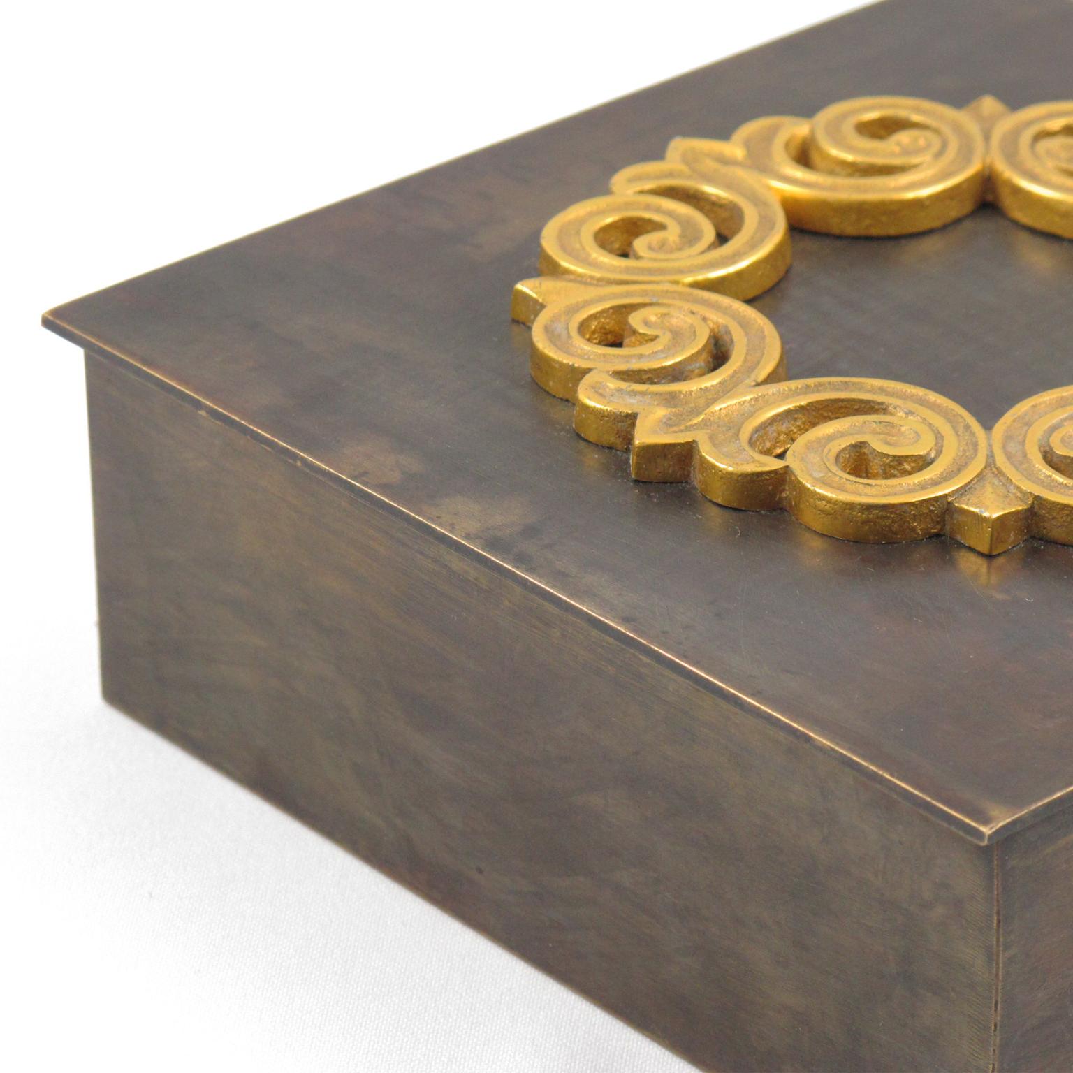 Modernist Brass Box with Gilt Decor, France 1940s In Excellent Condition For Sale In Atlanta, GA