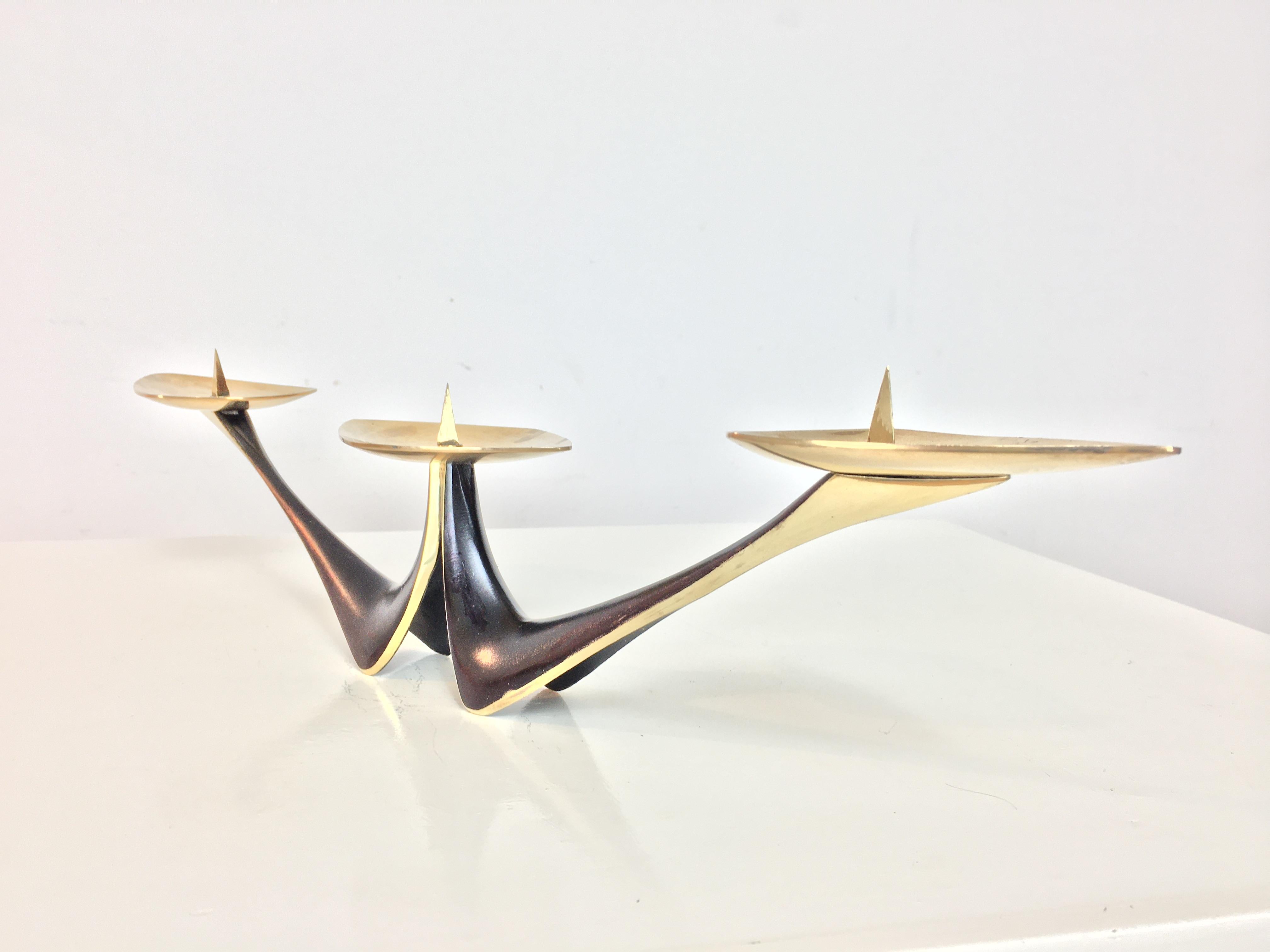 Metà XX secolo Portacandele modernista in ottone di Klaus Ullrich per Faber & Schumacher, 1950 in vendita
