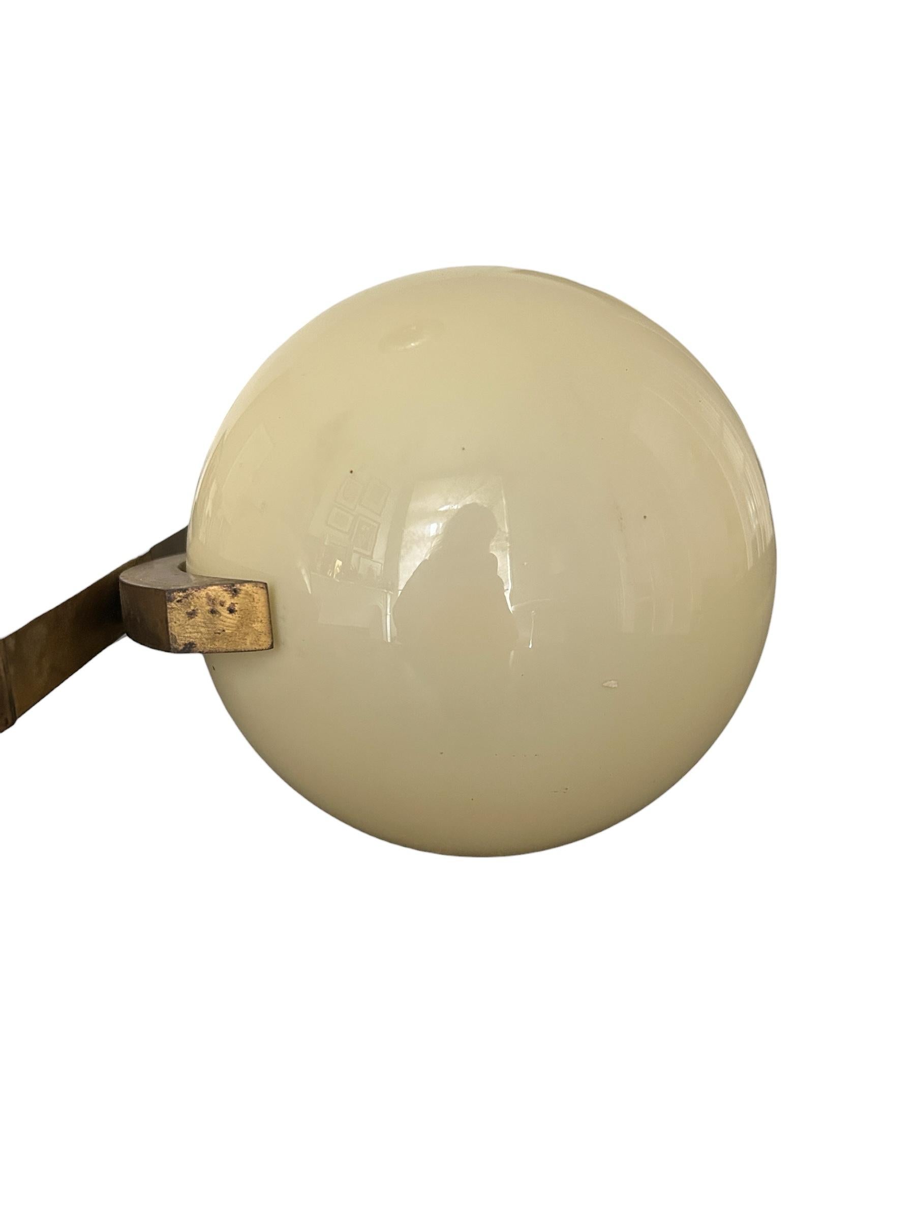 araña modernista de latón de los años 30 atribuida a Jacques Adnet Latón en venta