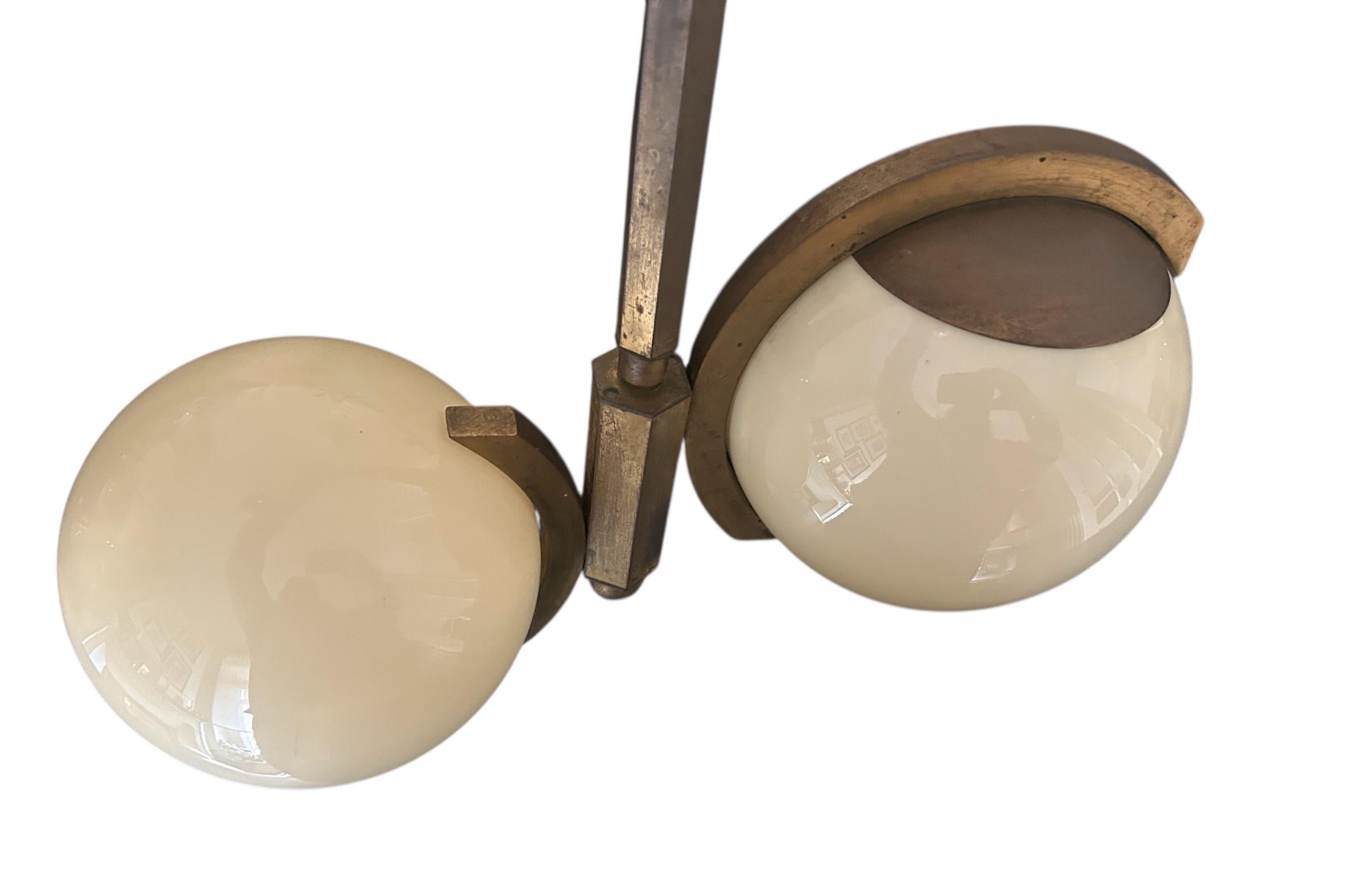 araña modernista de latón de los años 30 atribuida a Jacques Adnet en venta 2