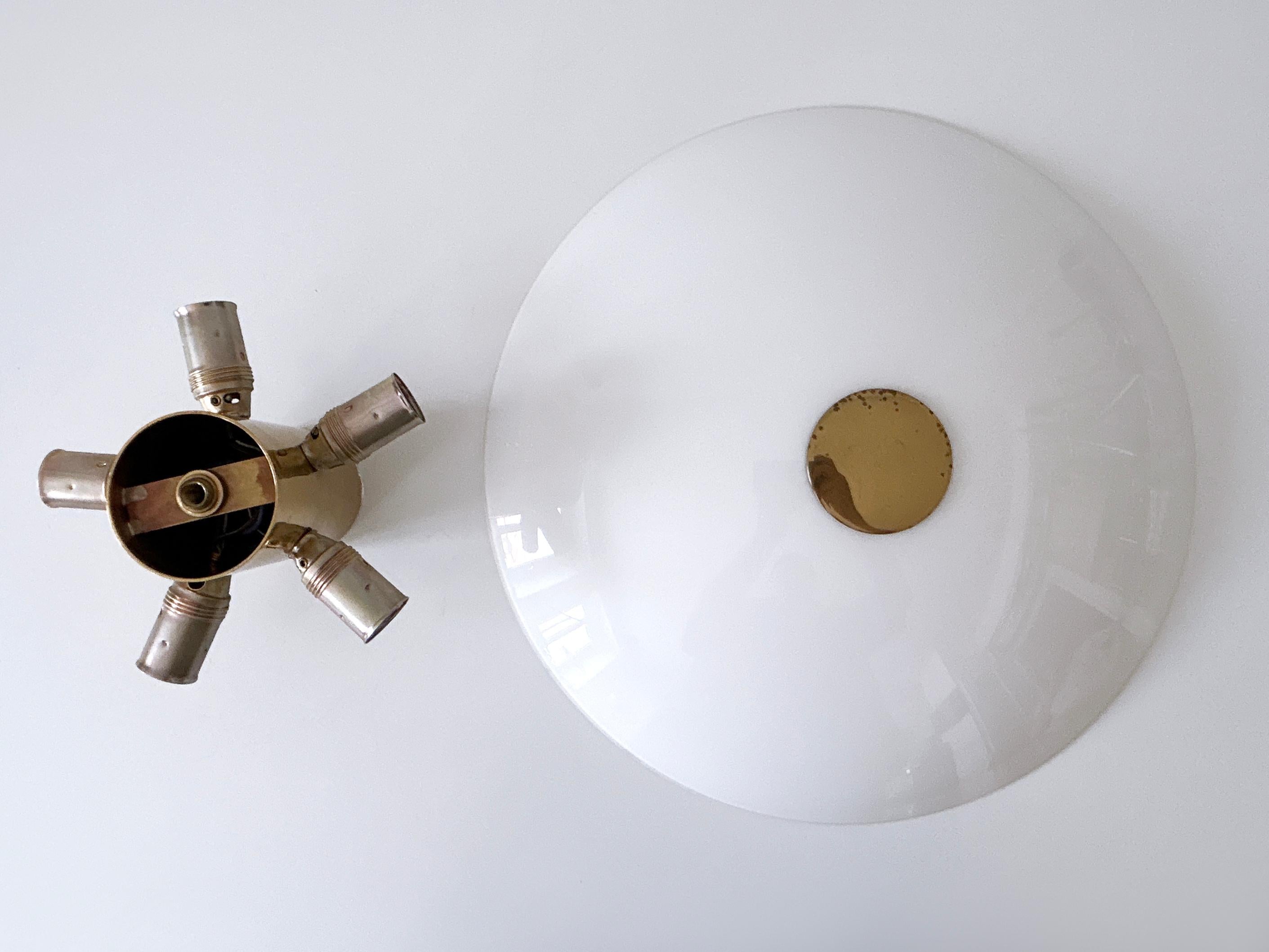 Lampada da incasso o scendiletto modernista in ottone e vetro di Florian Schulz Germania, anni '70 in vendita 9