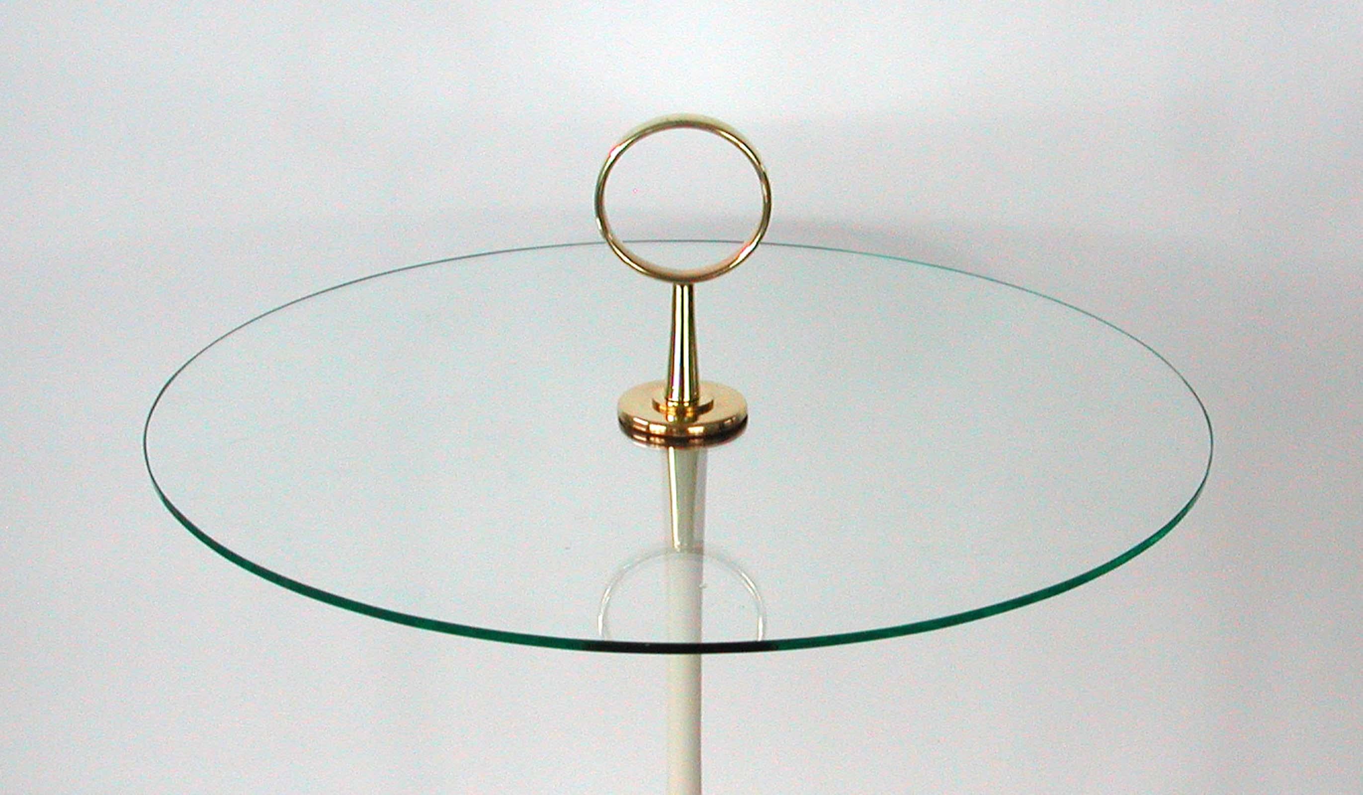Modernistischer Beistelltisch aus Messing und Glas, Vereinigte Werkstätten München, Deutschland 1950er Jahre im Angebot 6