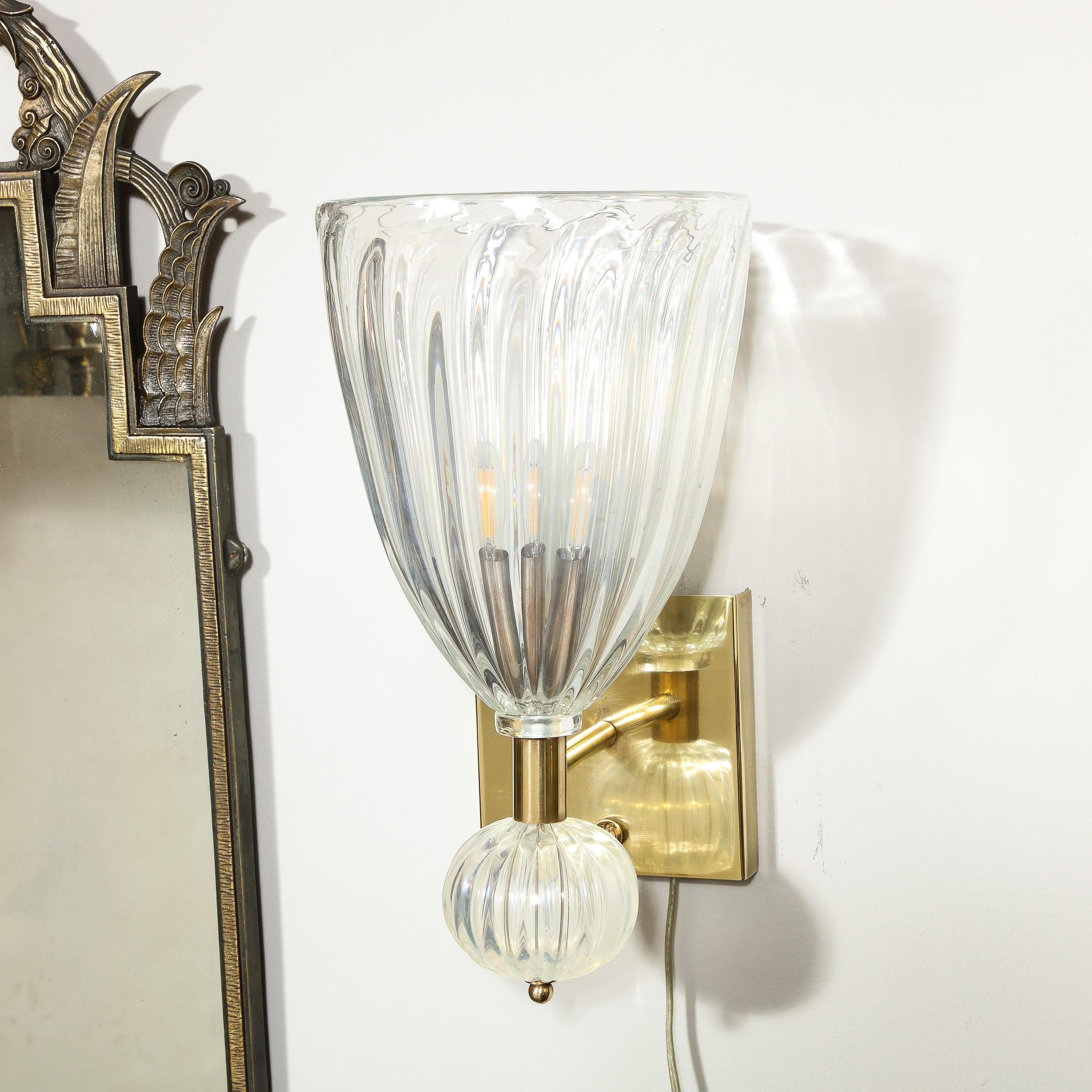 Appliques modernistes en laiton et verre de Murano irisé soufflé à la main avec goutte d'orbital en vente 5
