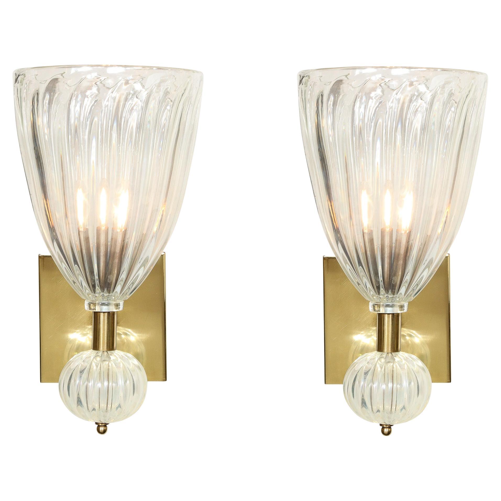 Appliques modernistes en laiton et verre de Murano irisé soufflé à la main avec goutte d'orbital