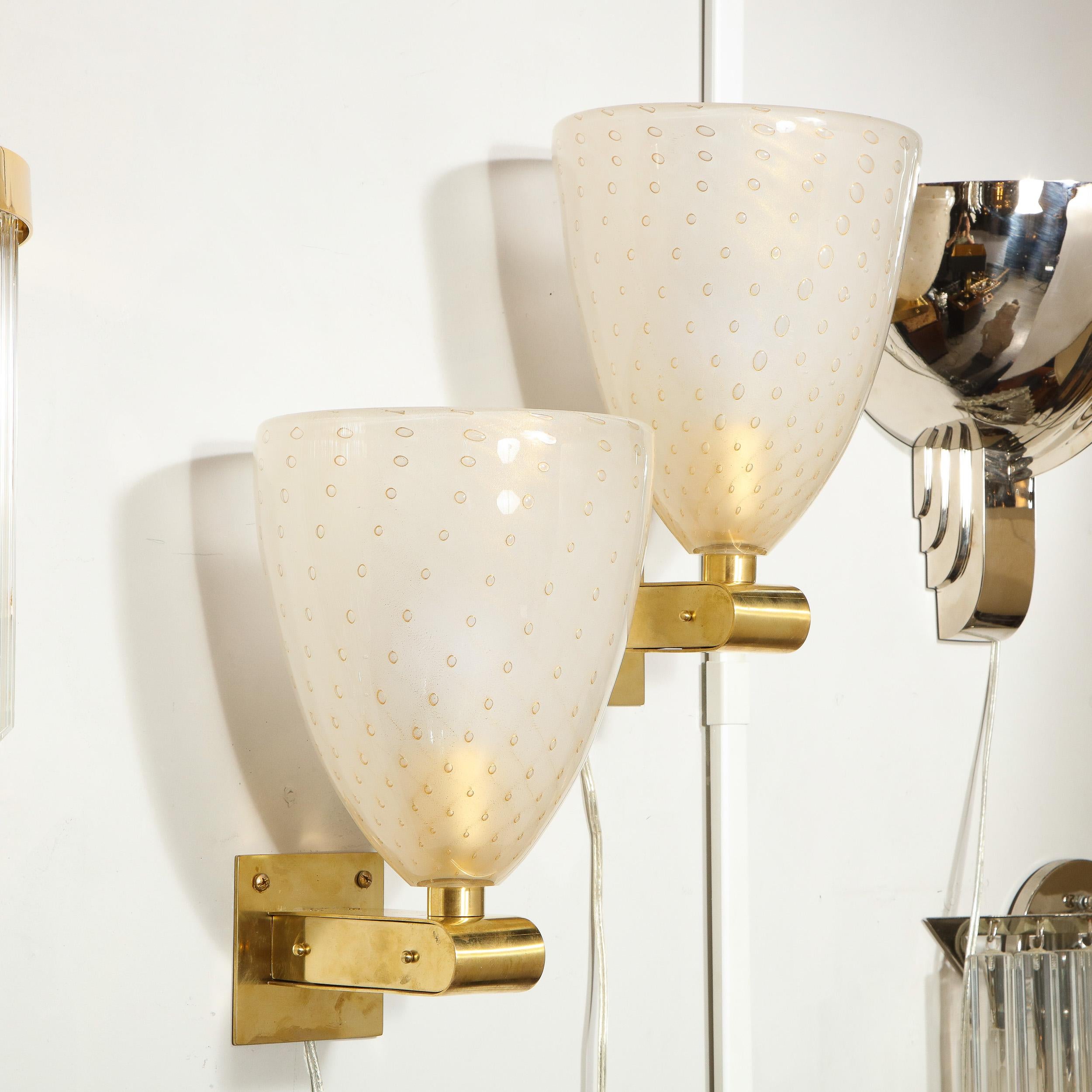 Laiton Appliques modernistes en laiton avec murines en verre de Murano soufflé à la main et or 24 carats en vente