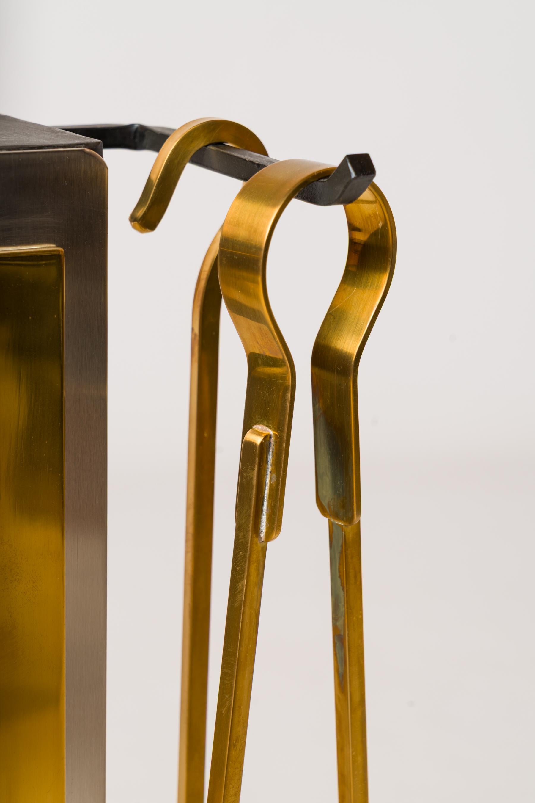 Modernist Brass & Steel Andirons with Fireplace Tools Set - France 1970s For Sale 5