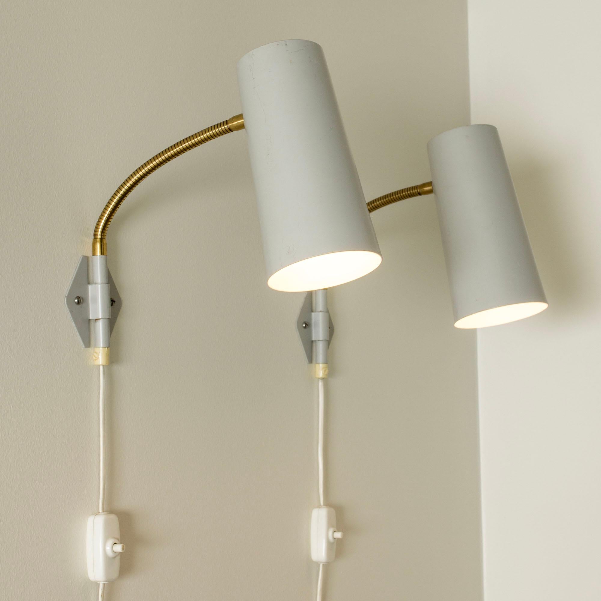 Scandinave moderne Appliques modernistes en laiton de Böhlmarks, Suède, années 1950 en vente