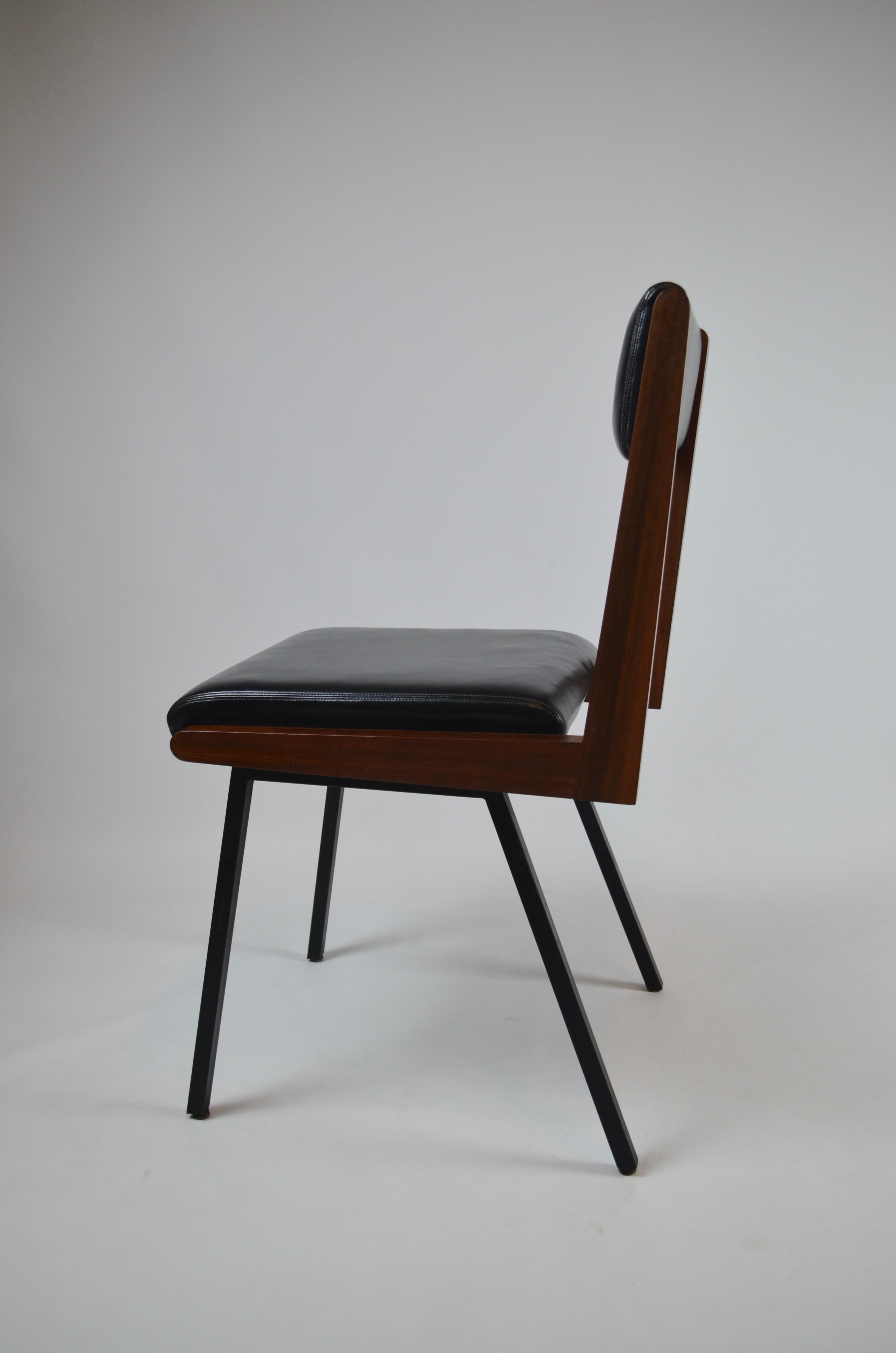 Modernistischer brasilianischer Stuhl (Mitte des 20. Jahrhunderts) im Angebot