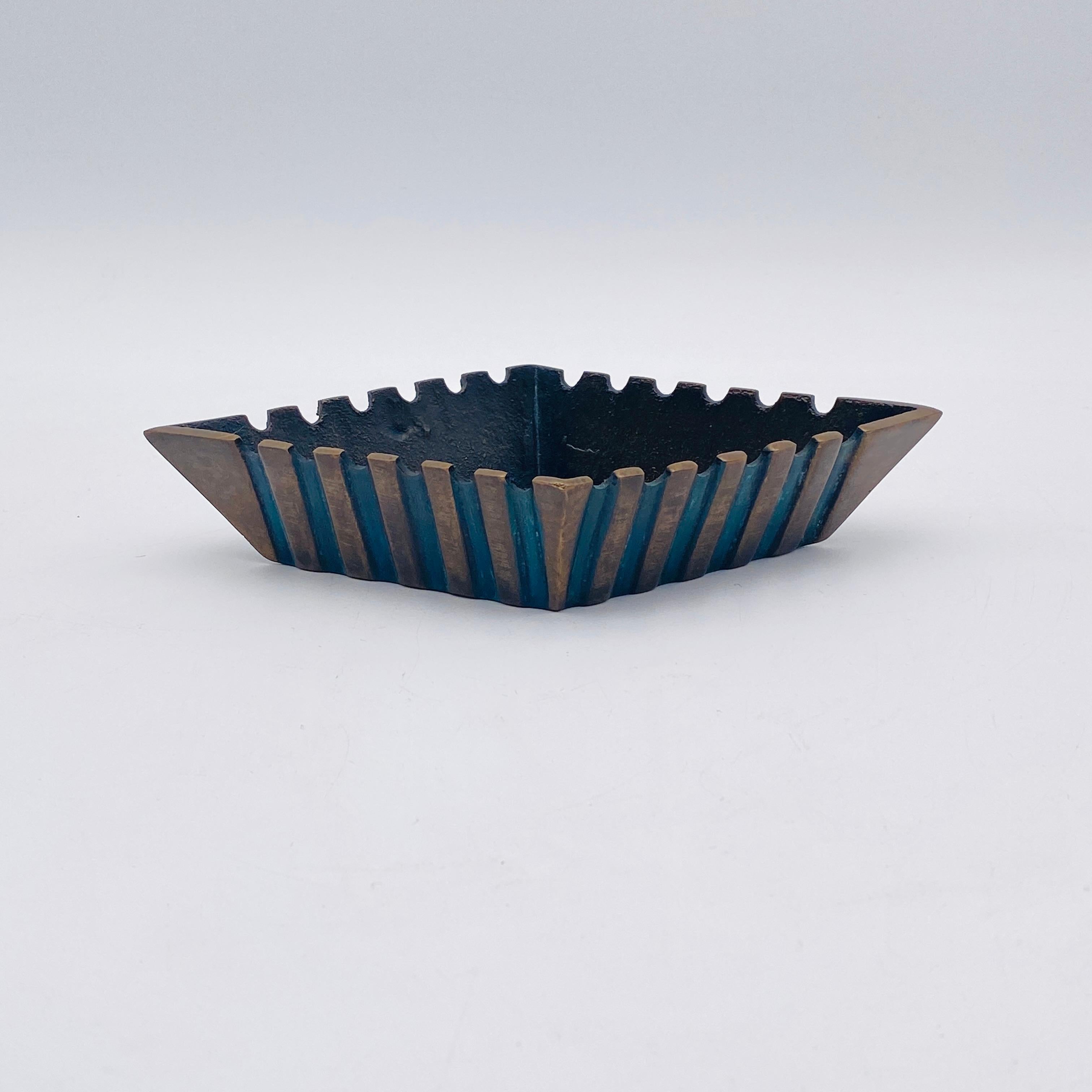 Cenicero de Bronce Modernista Plato Catchall Israel en venta 4