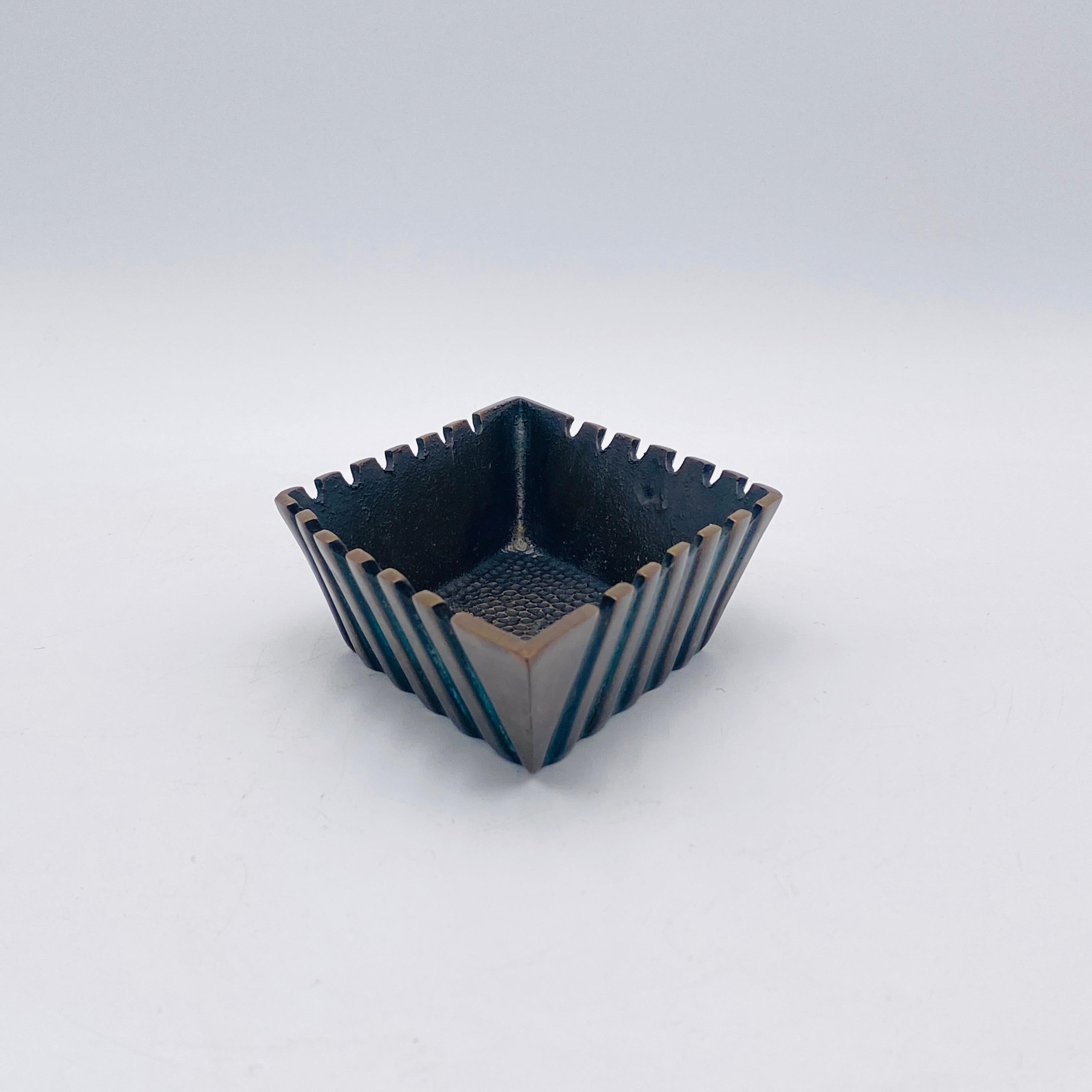 Cenicero de Bronce Modernista Plato Catchall Israel en venta 5