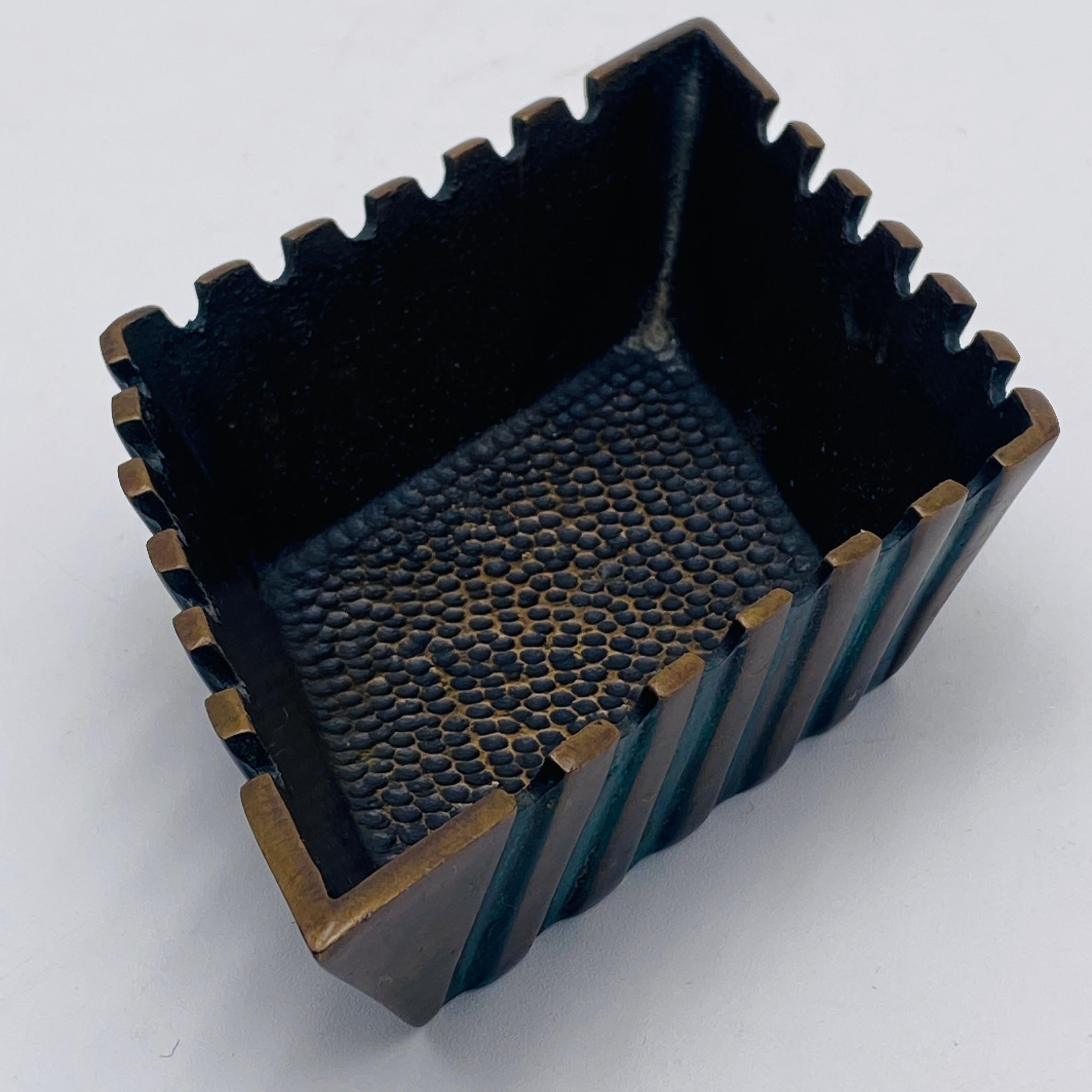 Cenicero de Bronce Modernista Plato Catchall Israel en venta 7