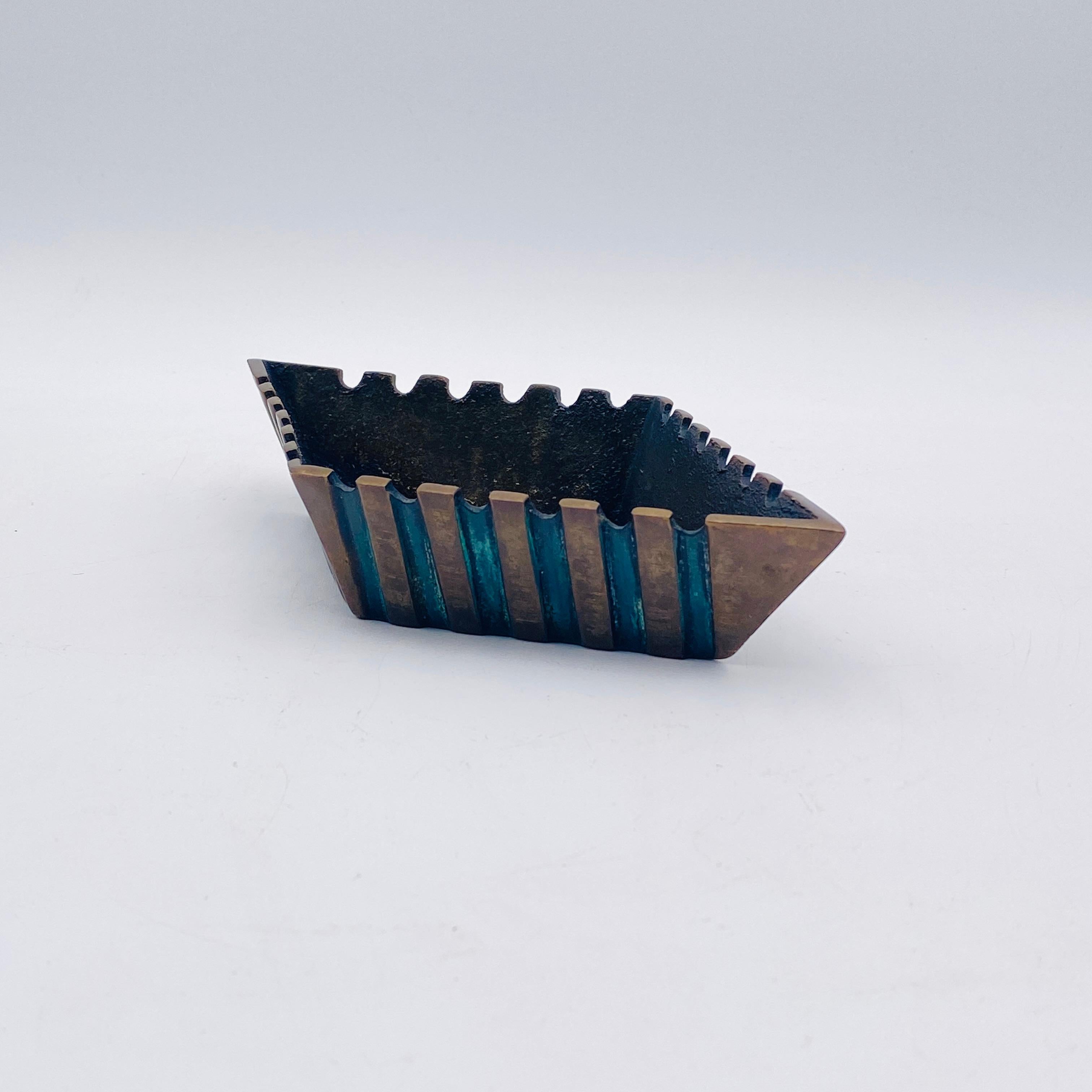 Cenicero de Bronce Modernista Plato Catchall Israel en Bueno estado para la venta en San Juan Capistrano, CA