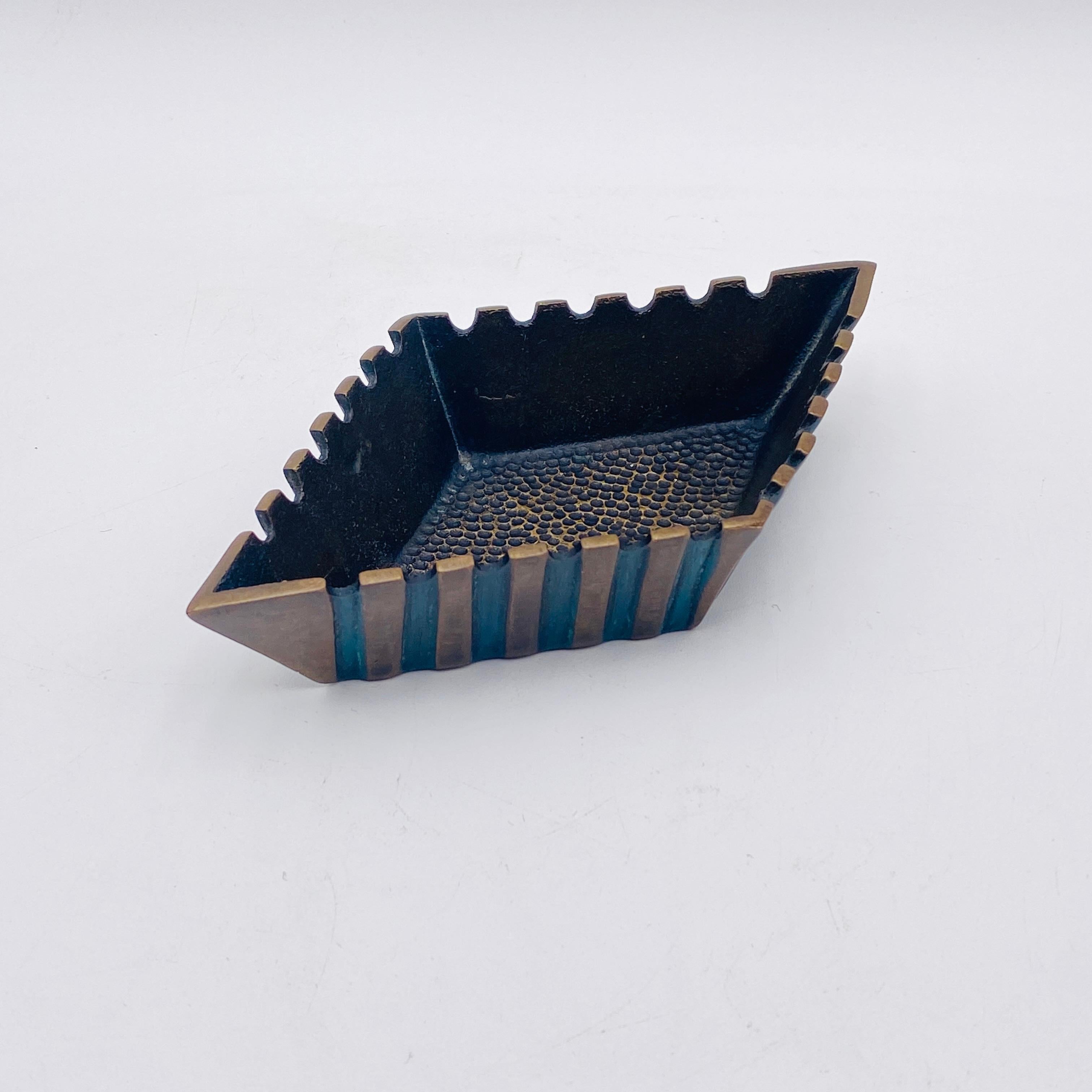 Cenicero de Bronce Modernista Plato Catchall Israel en venta 2