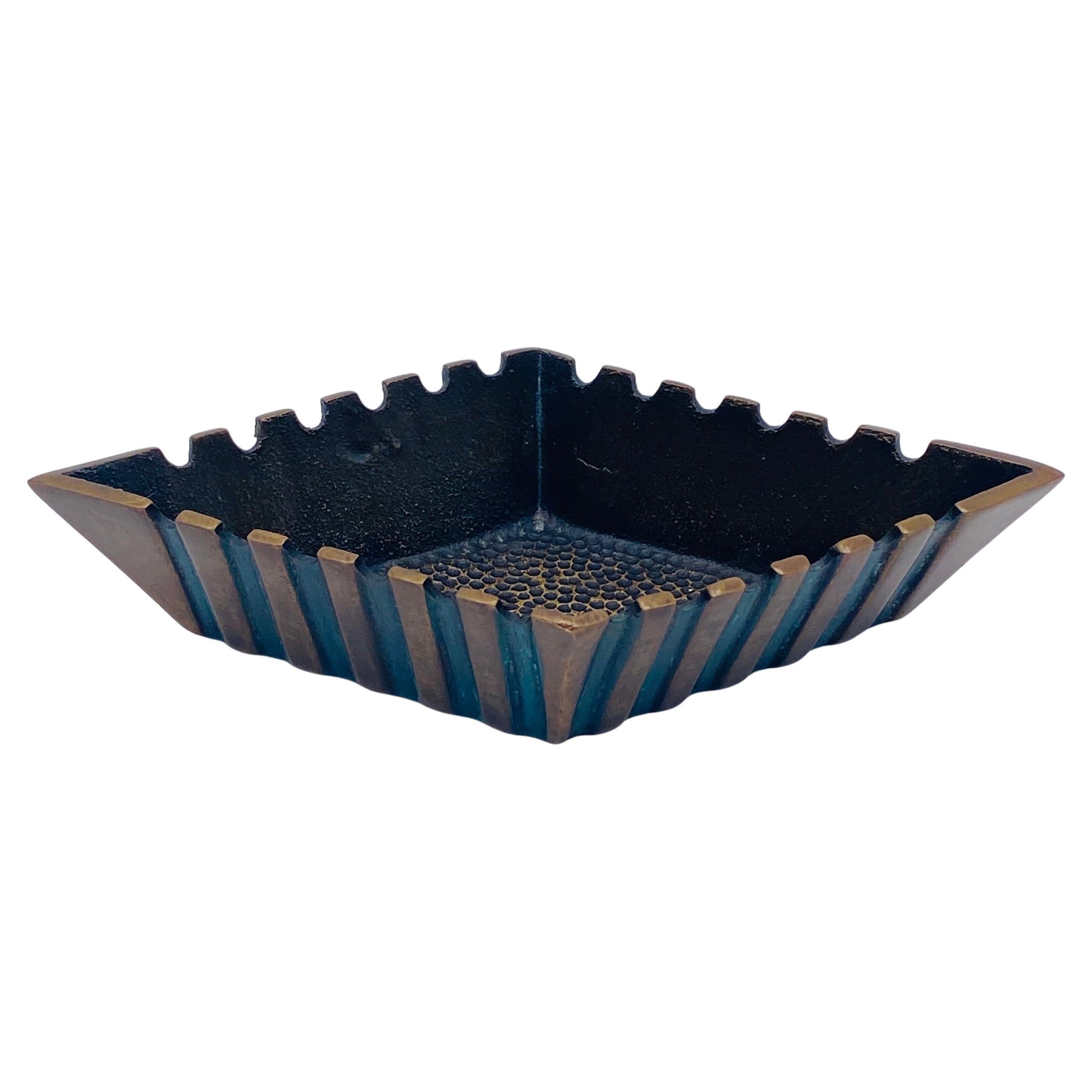 Cenicero de Bronce Modernista Plato Catchall Israel en venta