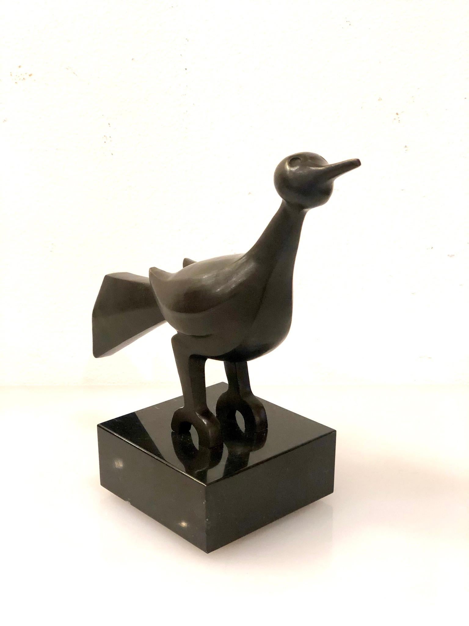 Beautiful original bronze sculpture by Mexican artist Lorenzo Martinez, contemporary artist from Oaxaca, many exhibitions in Mexico city and France, this piece its called Algeria/ happiness, 2/20 signed and numbered. Bronze on marble base.