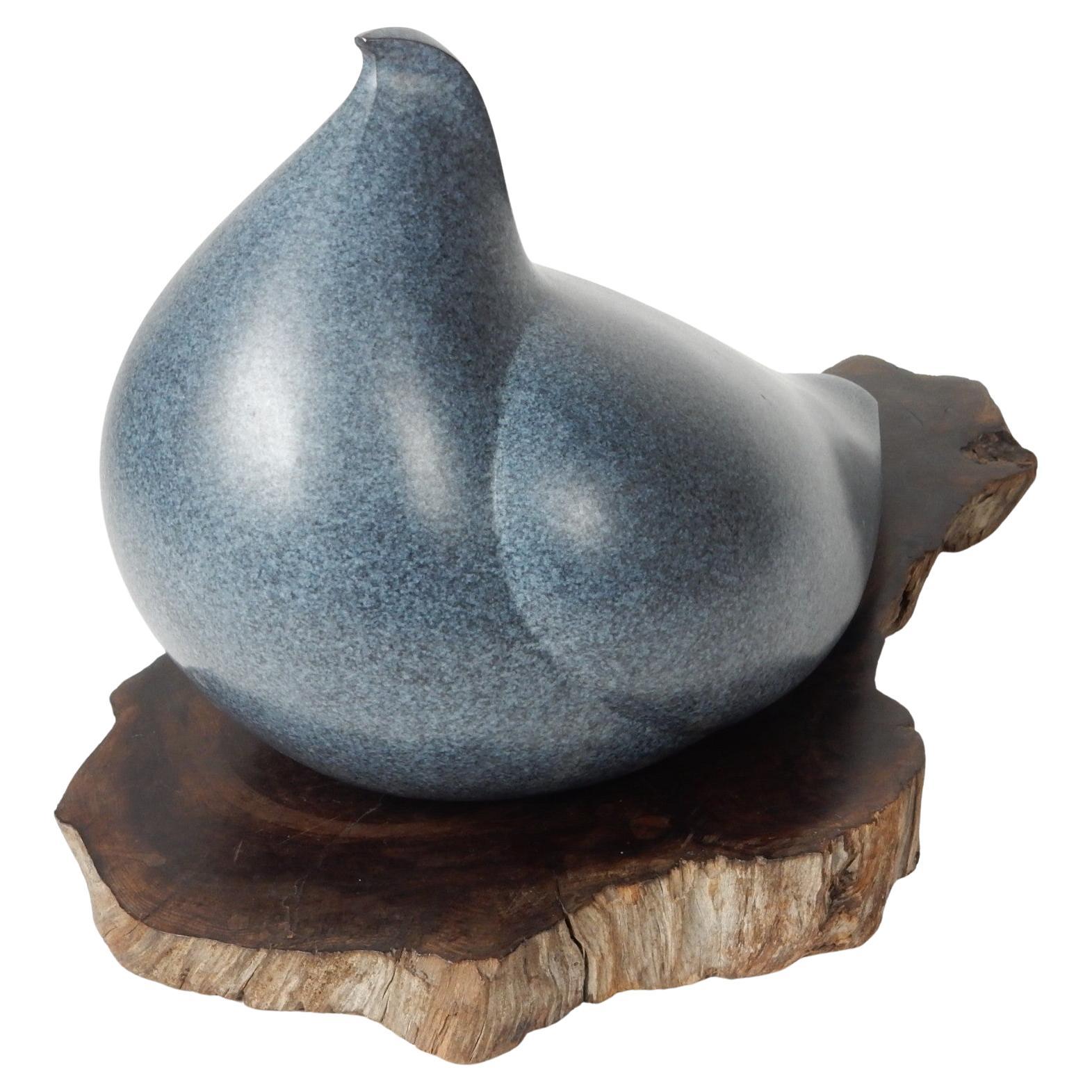 Americano Scultura modernista di uccello in bronzo su zoccolo in lastre di legno in vendita